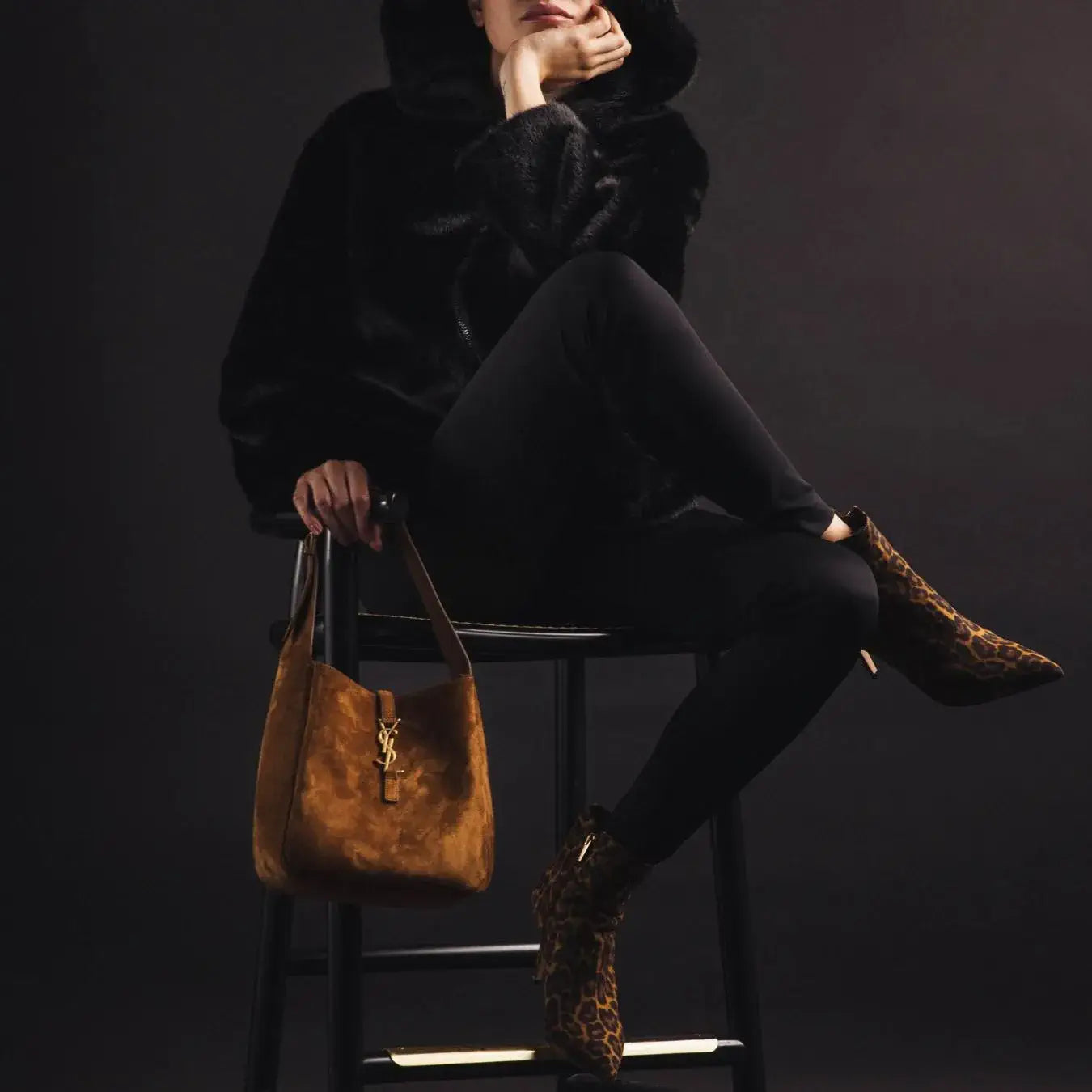 Tendenze donna: volumi, texture e nuance calde riscrivono la stagione