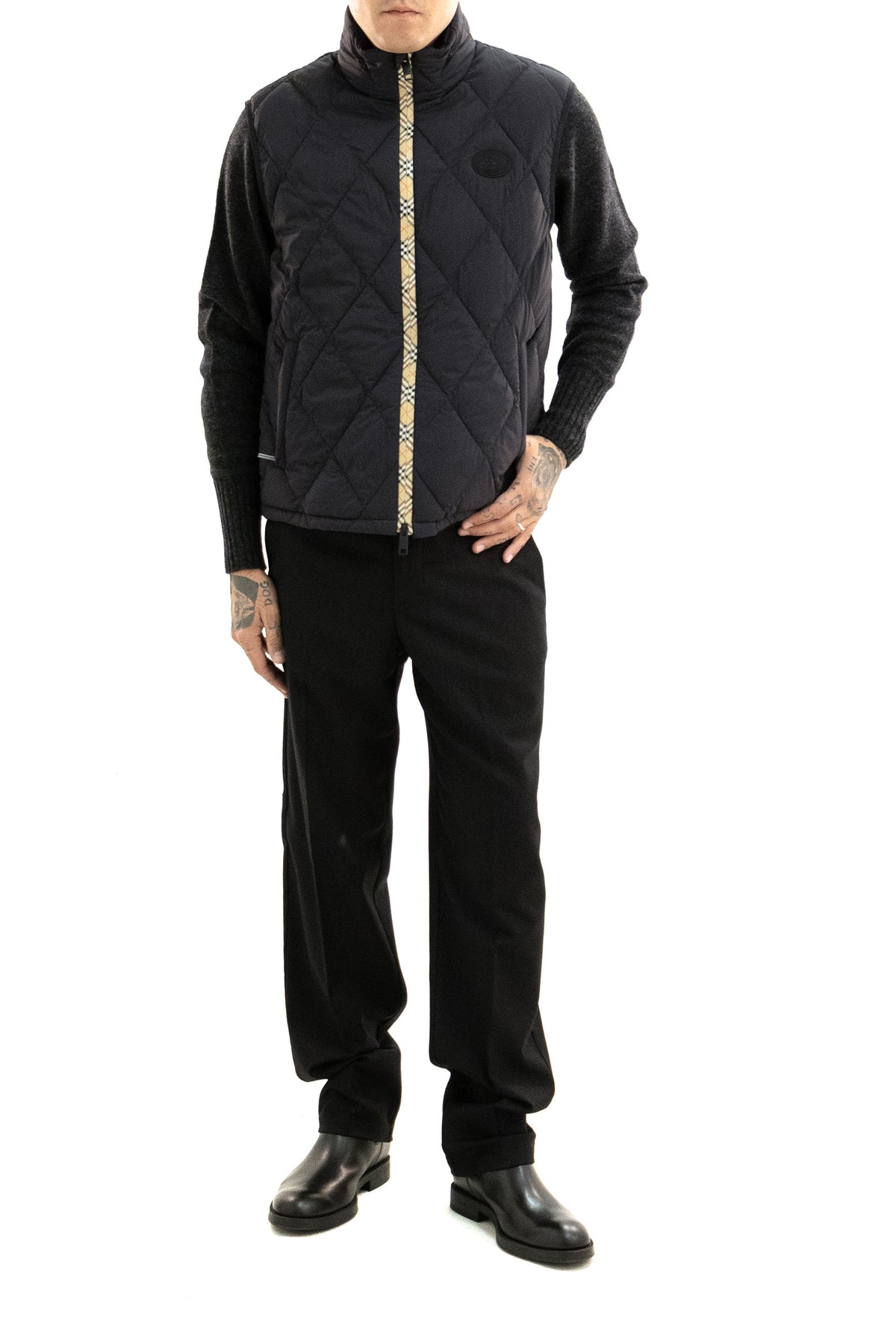 BURBERRY Gilet Acresford ripiegabile in nylon trapuntato di colore nero, vista 2