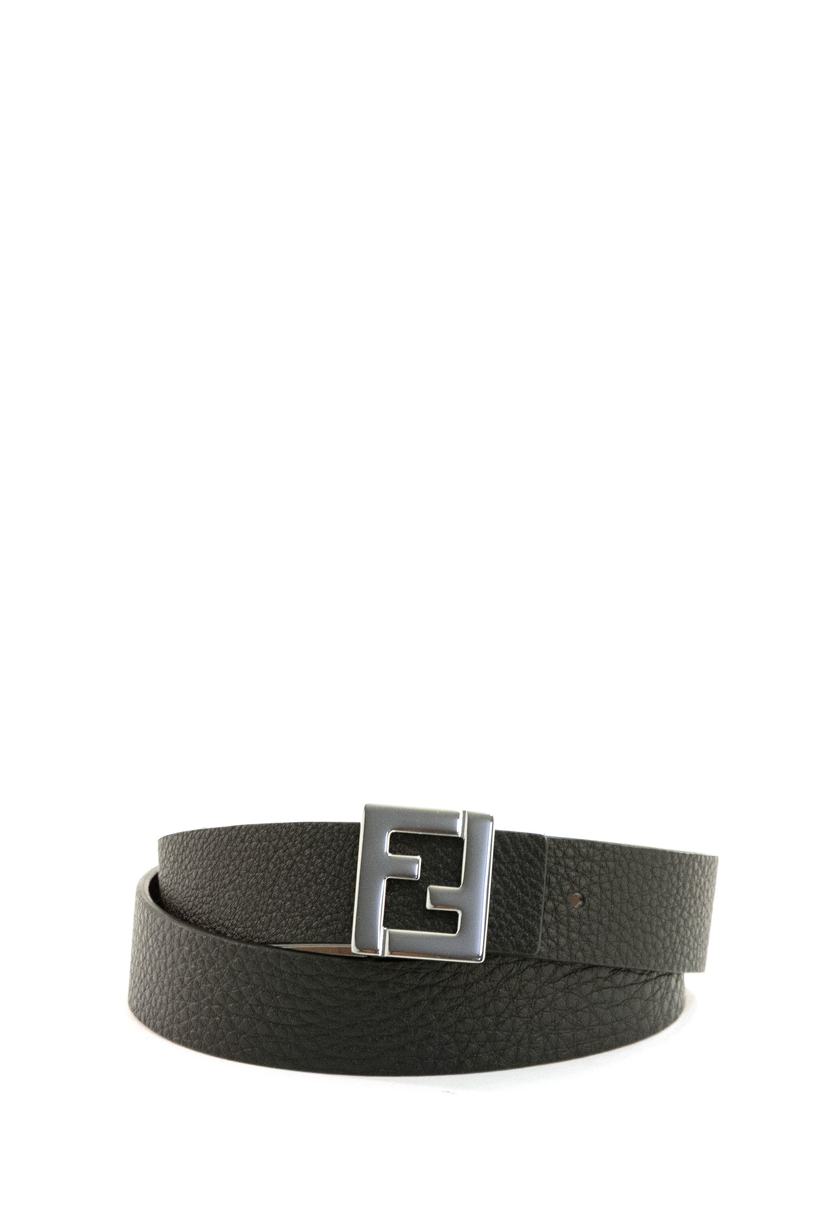 Cintura reversibile in pelle martellata di colore nero<BR/> 7C0565 B12L F1MYJ FENDI