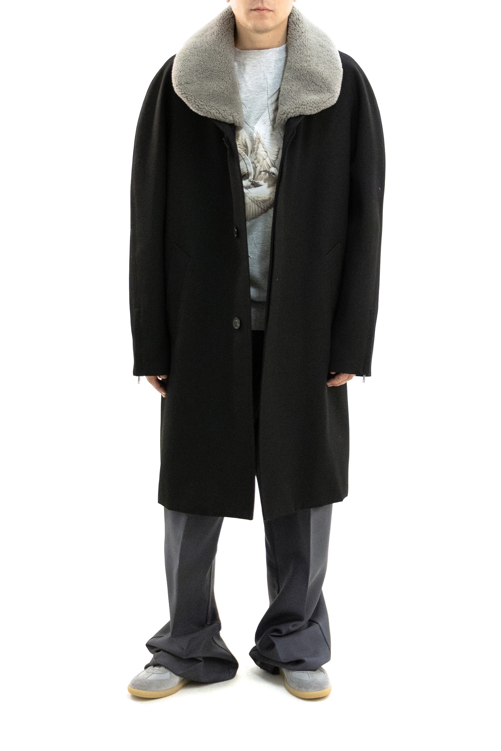 Cappotto monopetto in lana di colore nero<BR/> S50AA0167 M35919 900 MAISON MARGIELA