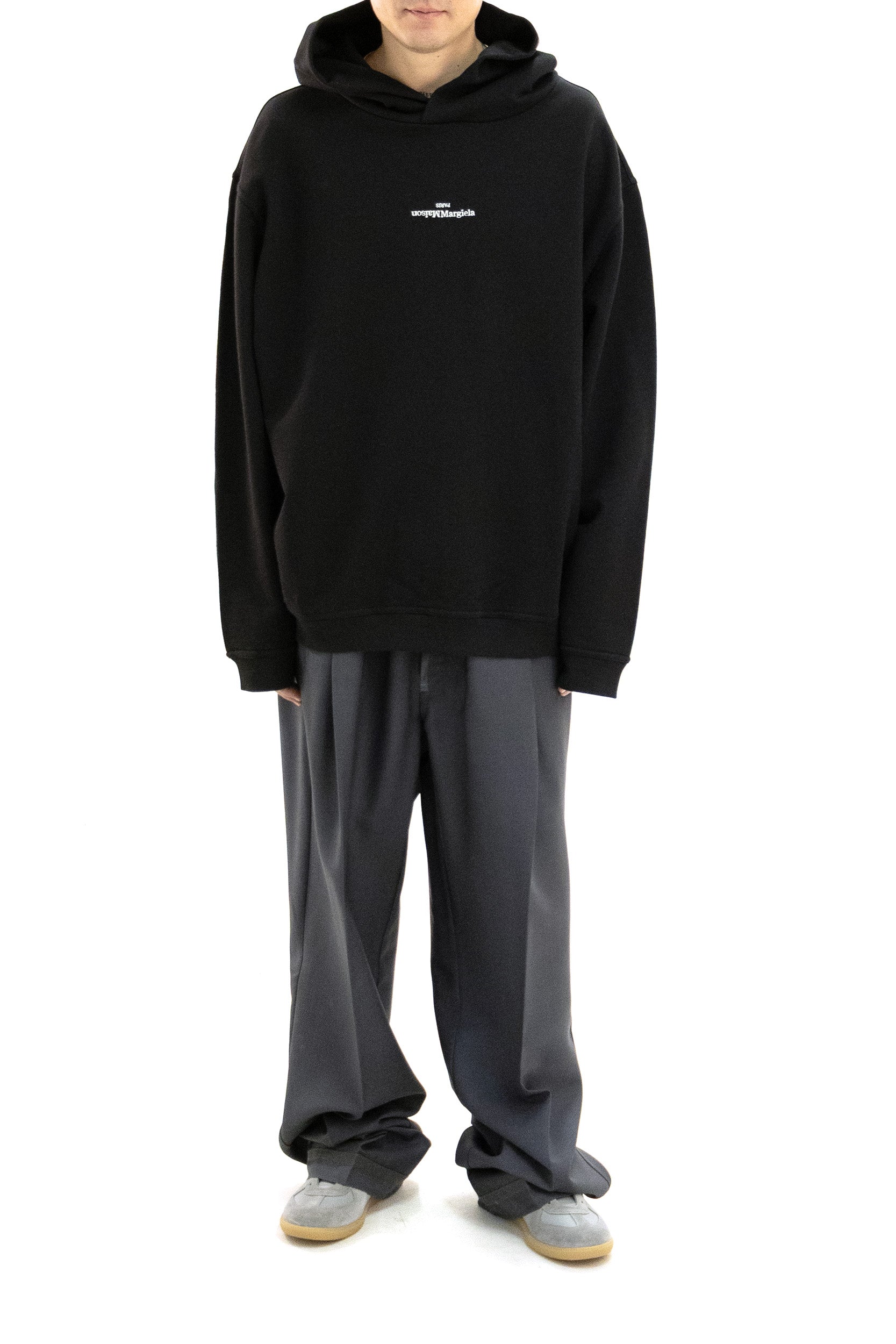 Felpa con cappuccio oversize in cotone di colore nero<BR/> S50GU0252 S25503 900 MAISON MARGIELA