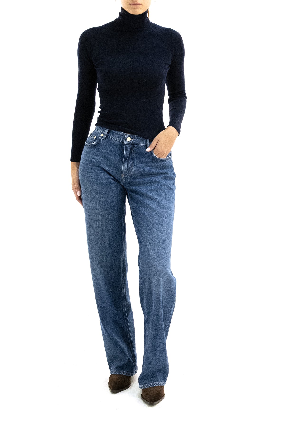 MAJESTIC Maglia in lana merino e seta a costine di colore blu, vista 2