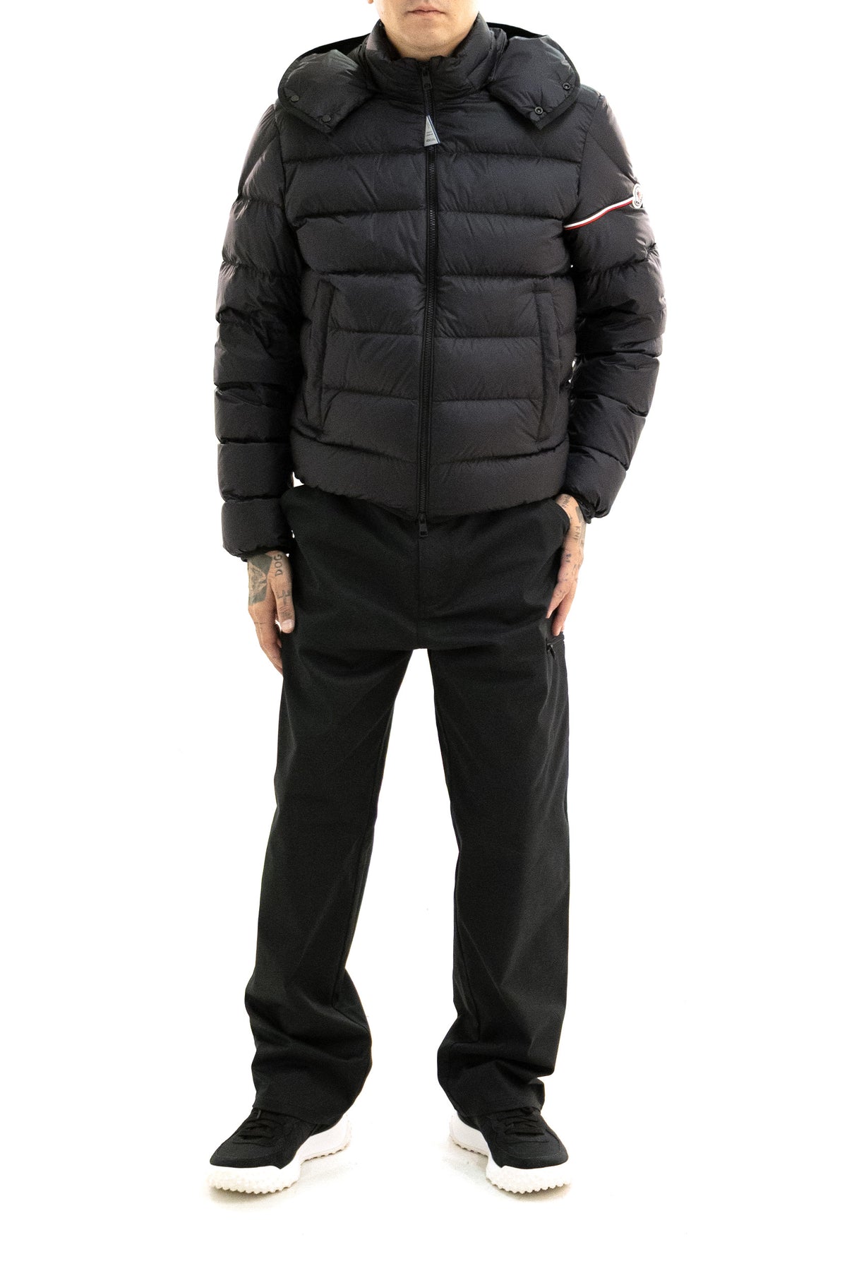 MONCLER Piumino Ravenlock in nylon technique di colore nero, vista 2