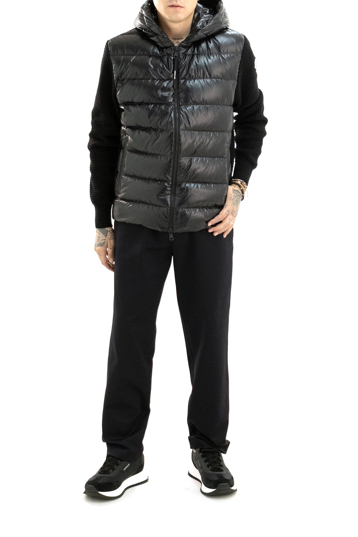 MONCLER Cardigan in lana e cashmere imbottito di colore nero, vista 2
