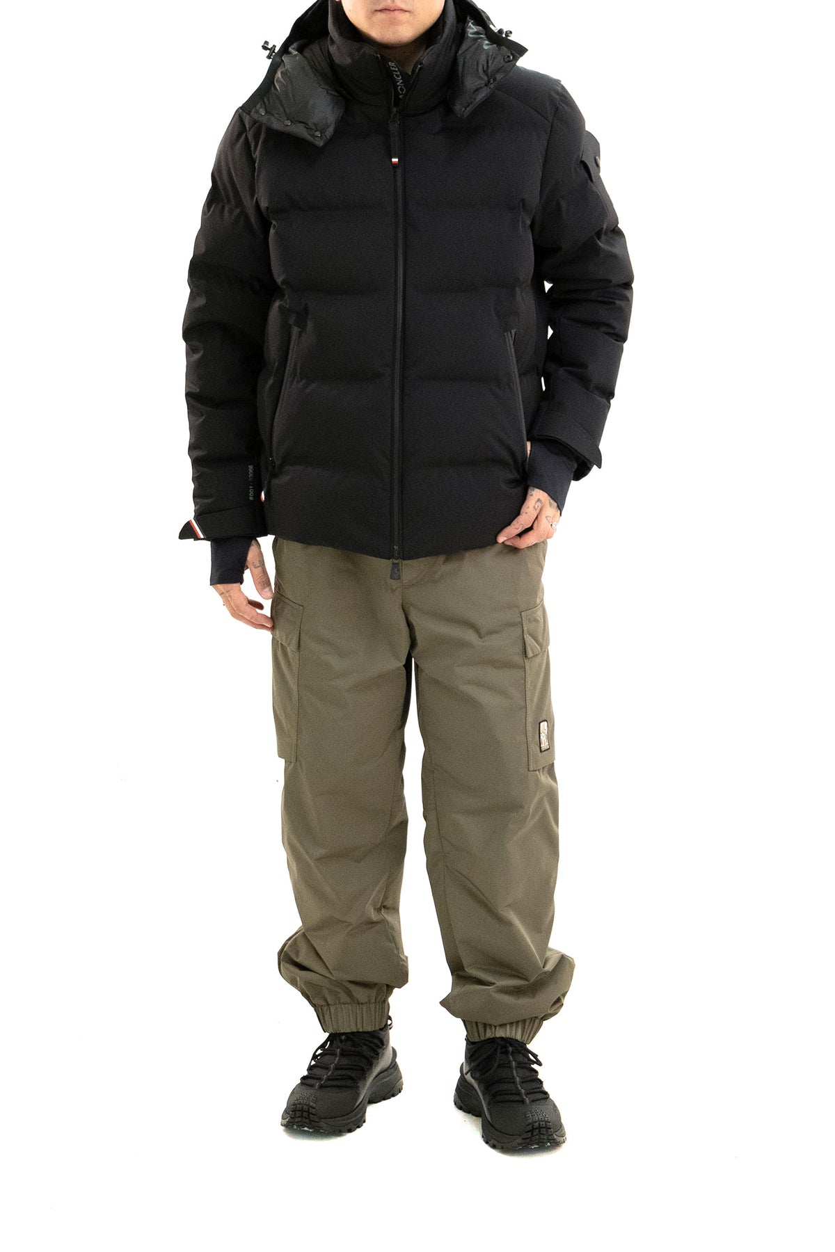 MONCLER GRENOBLE Giacca da sci Montgetech in misto 3L nylon tecnico 4-way stretch di colore nero, vista 2