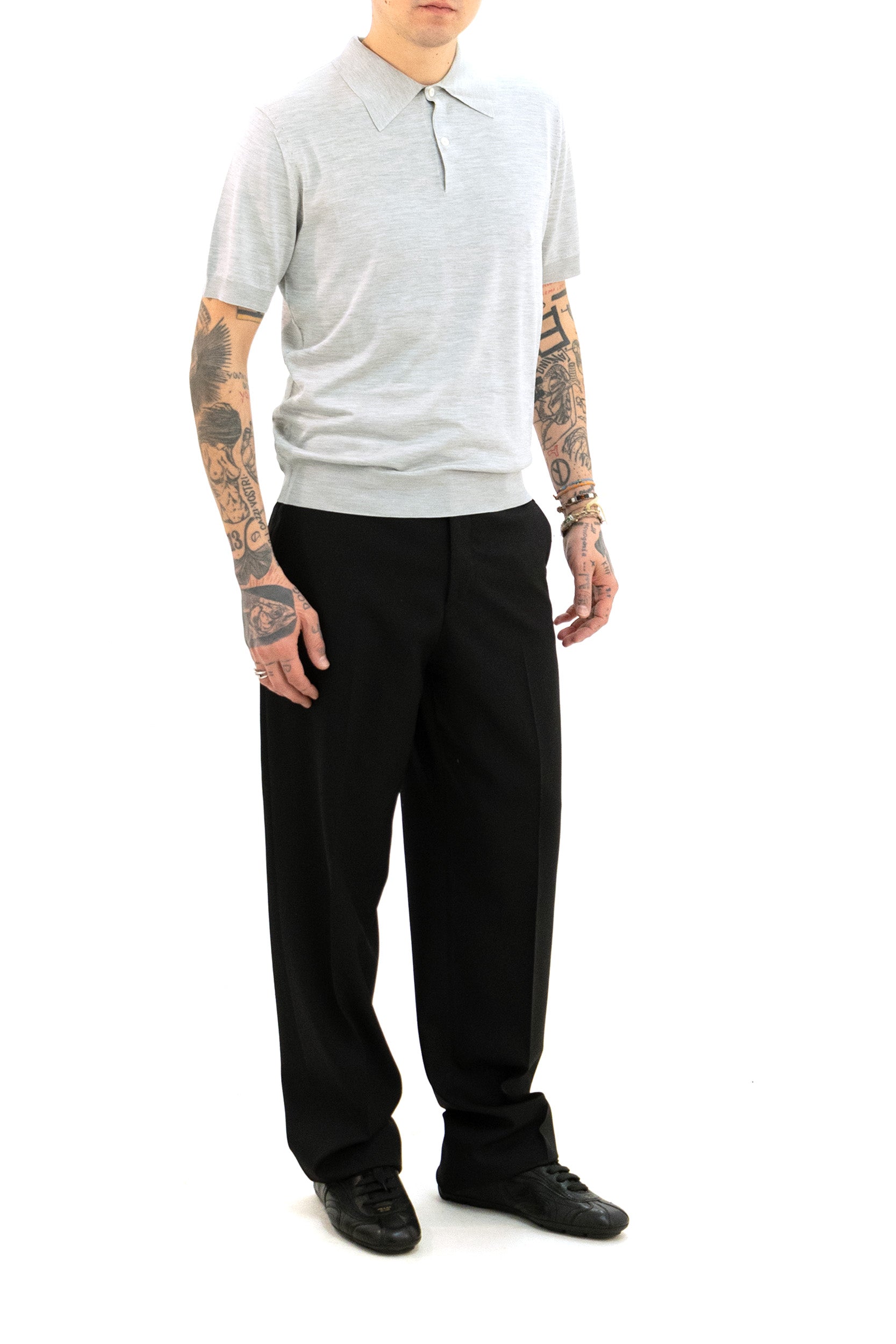 Polo in seta di colore grigio<BR/> UMF186 S OOO 18KL F0K74 PRADA