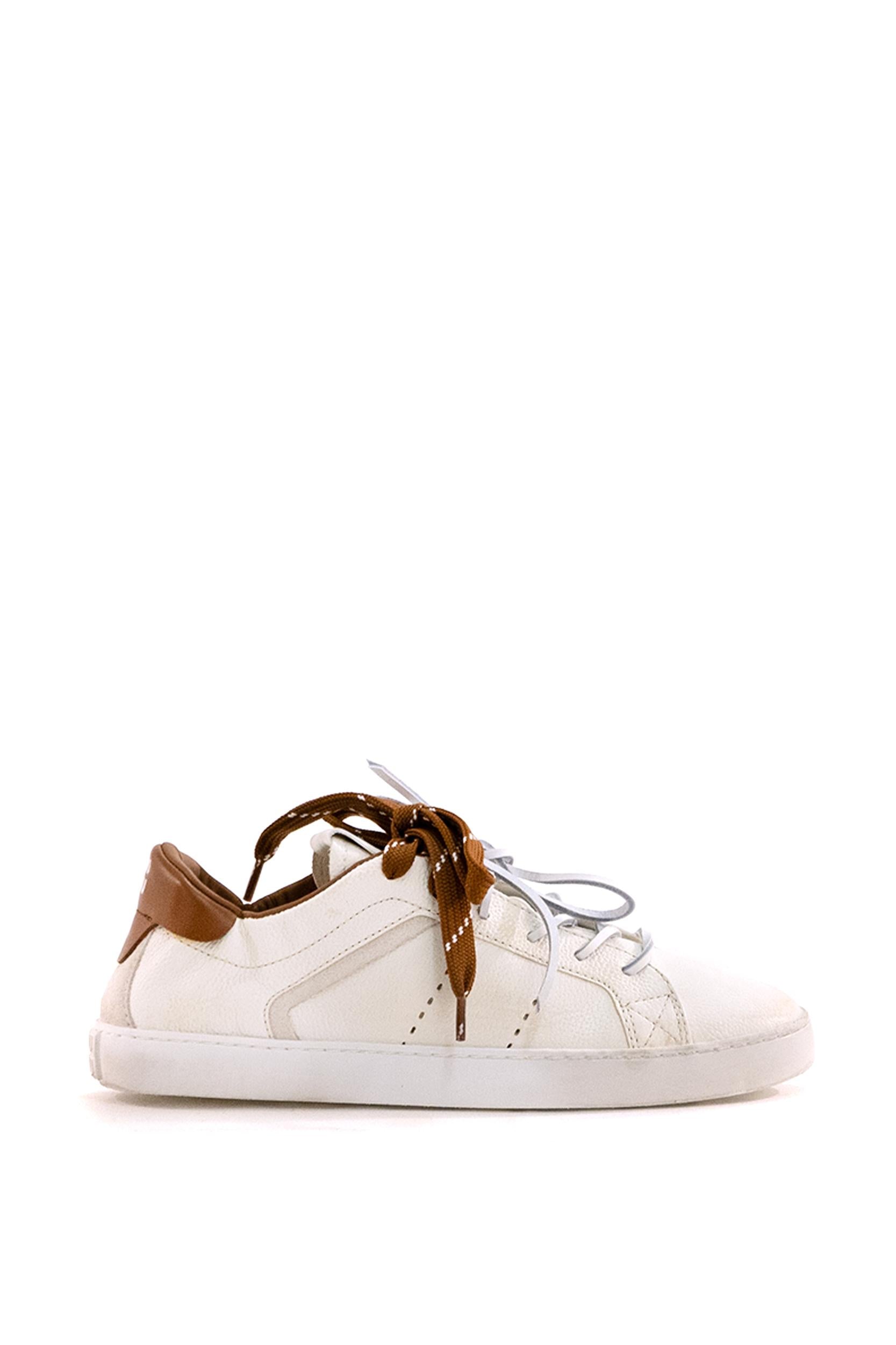 Sneakers in pelle di colore bianco effetto vissuto<BR/> 5E532E F 005 2KJ F0TPR MIU MIU