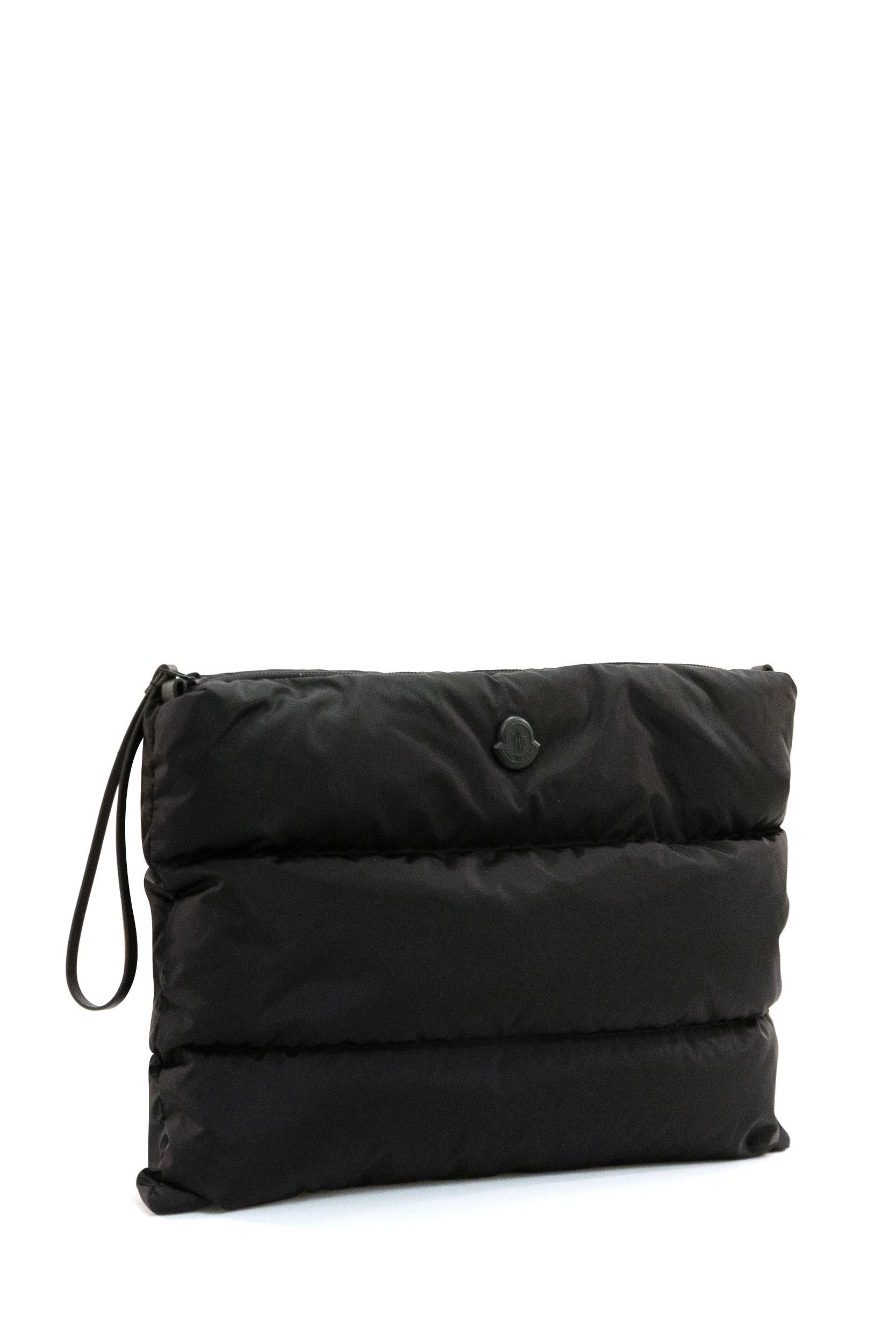 Borsa Caradoc a mano in nylon technique imbottito di colore nero 6B000-01 M7451 999 MONCLER