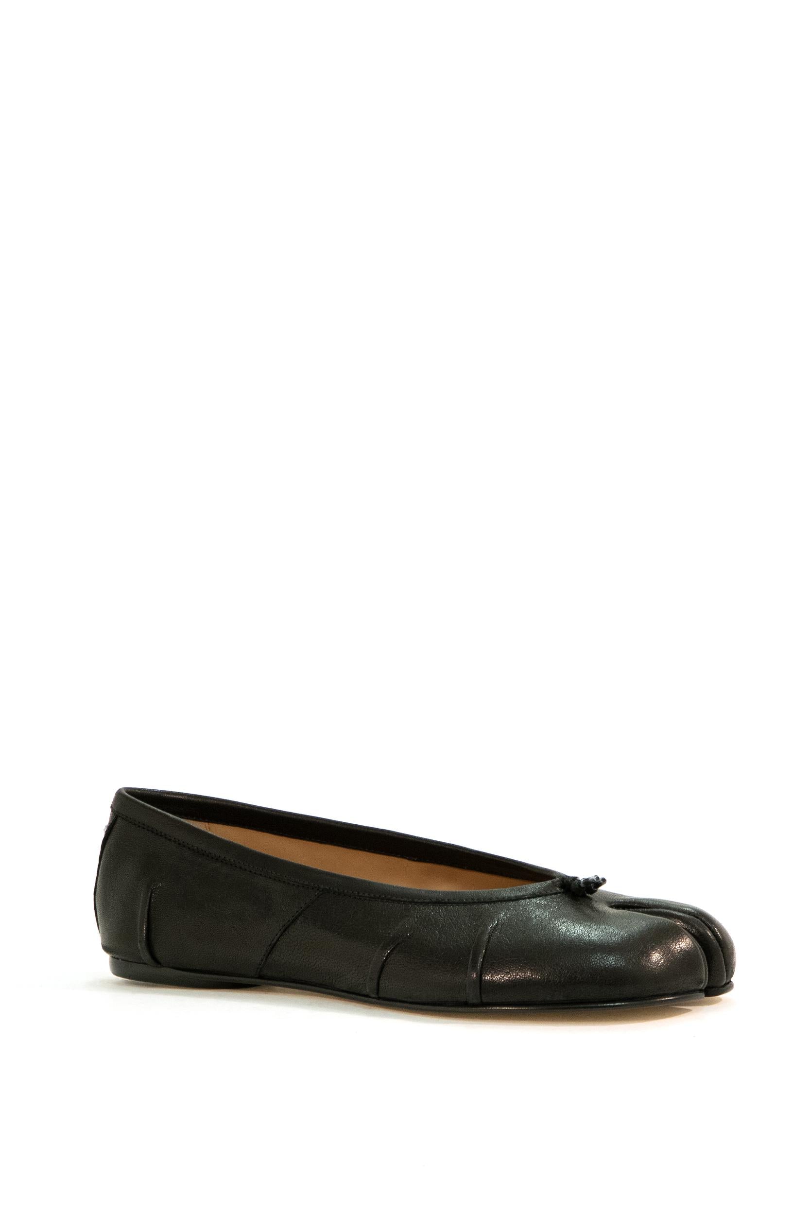 Ballerina Tabi in pelle colore nero. S58WZ0127 P6378 T8013 MAISON MARGIELA