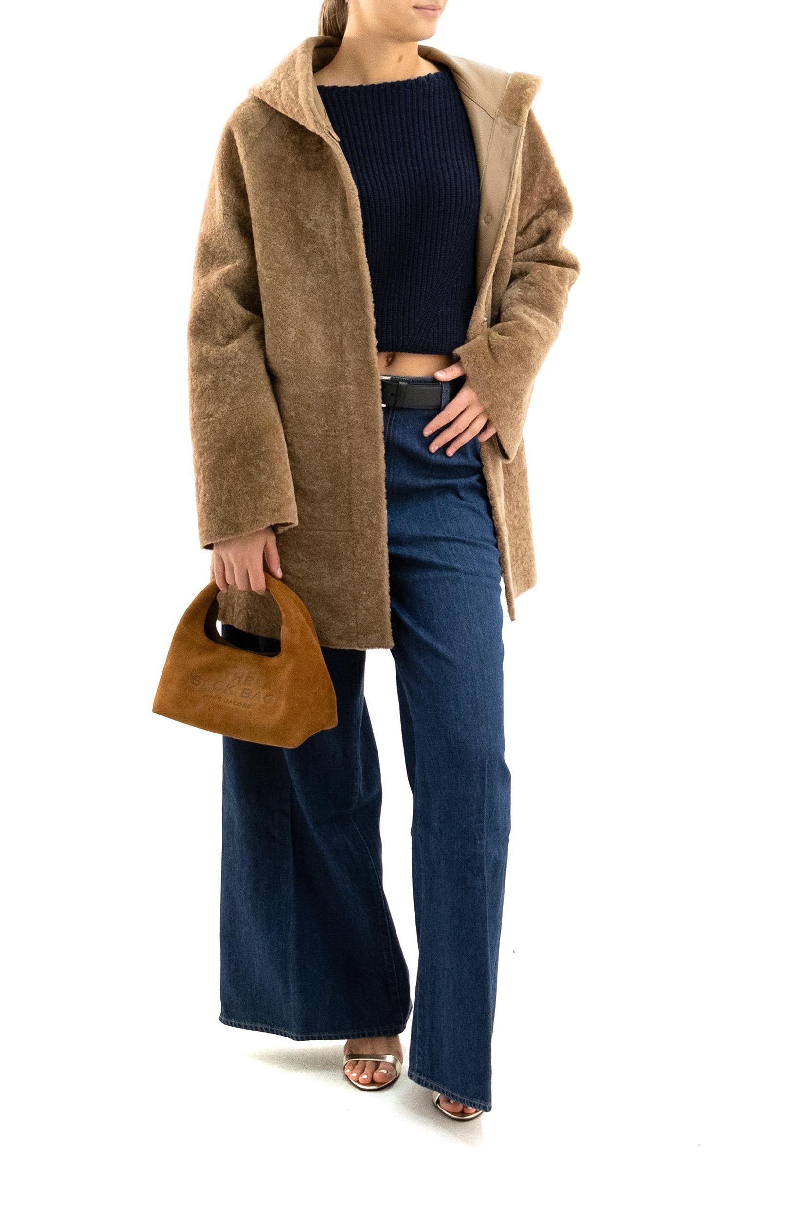 Cappotto in montone di colore beige<BR/><BR/> ROBERTA PACAYA MOUSSE FURLING BY GIANI