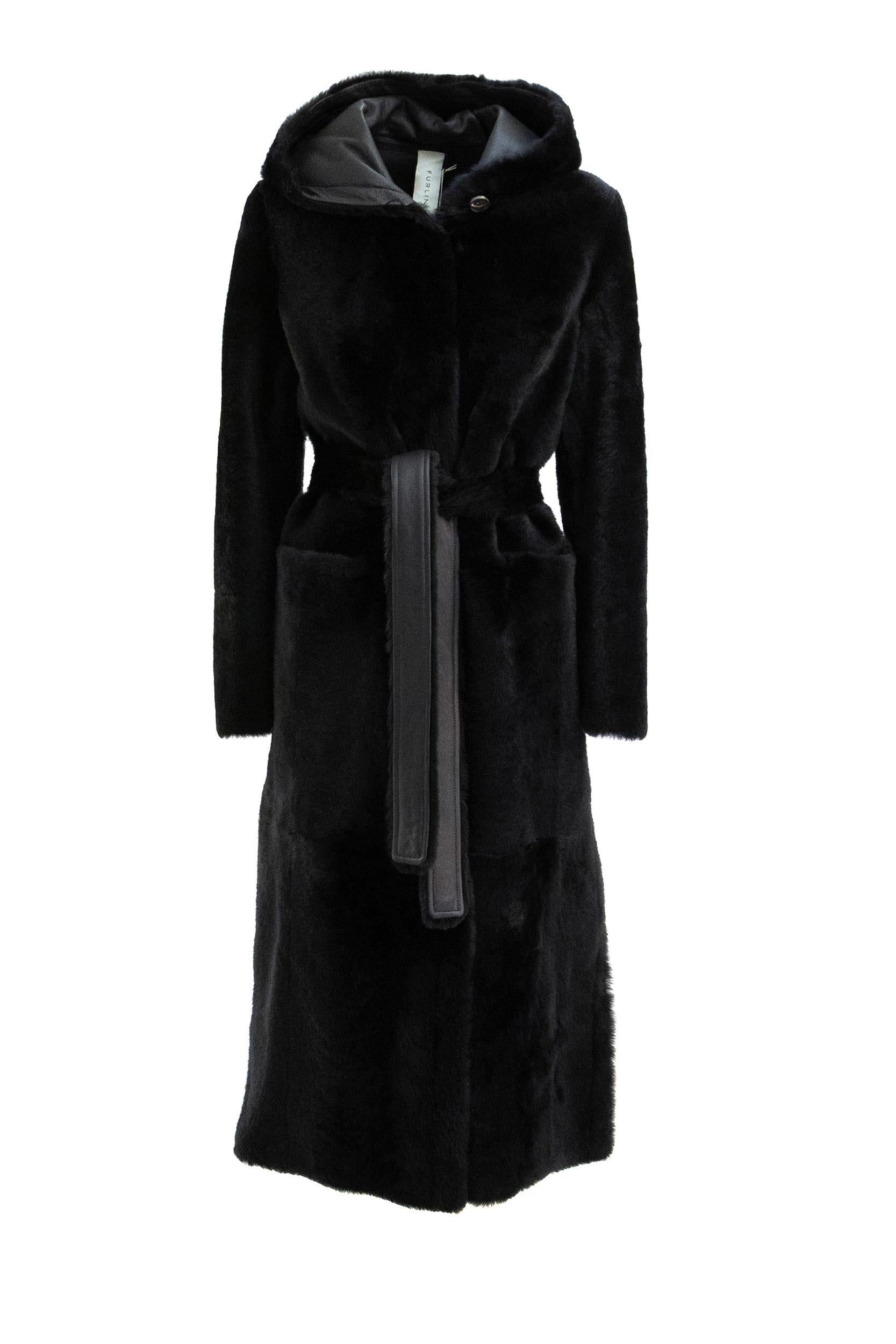 Cappotto MARINA in montone di colore blu<BR/> MARINA LACON NAVY FURLING BY GIANI