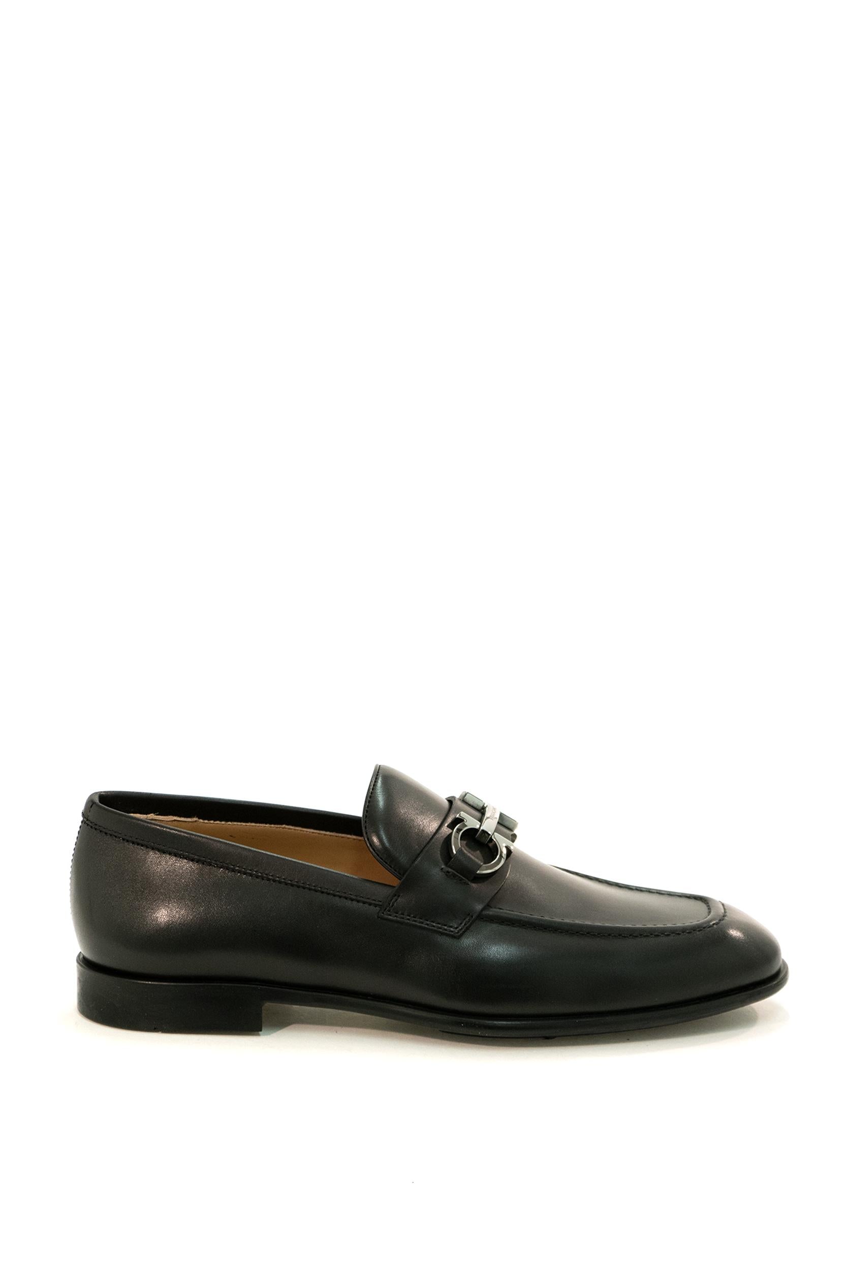 Mocassini ornamento Gancini in pelle di colore nero<BR/> 021669 0762636 NERO FERRAGAMO