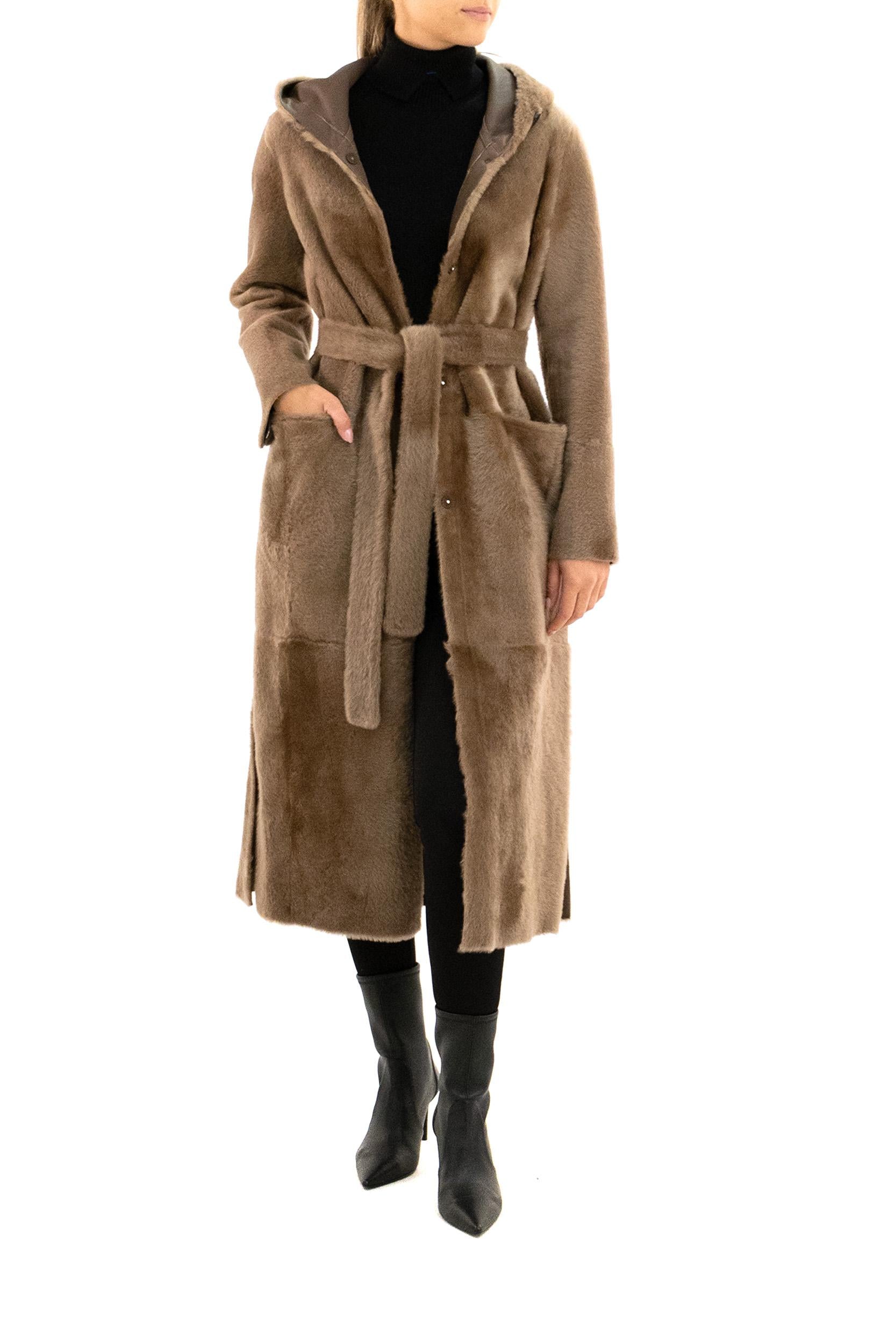 Cappotto di montone colore beige<BR/> MARINA LACON CAMEL FURLING BY GIANI