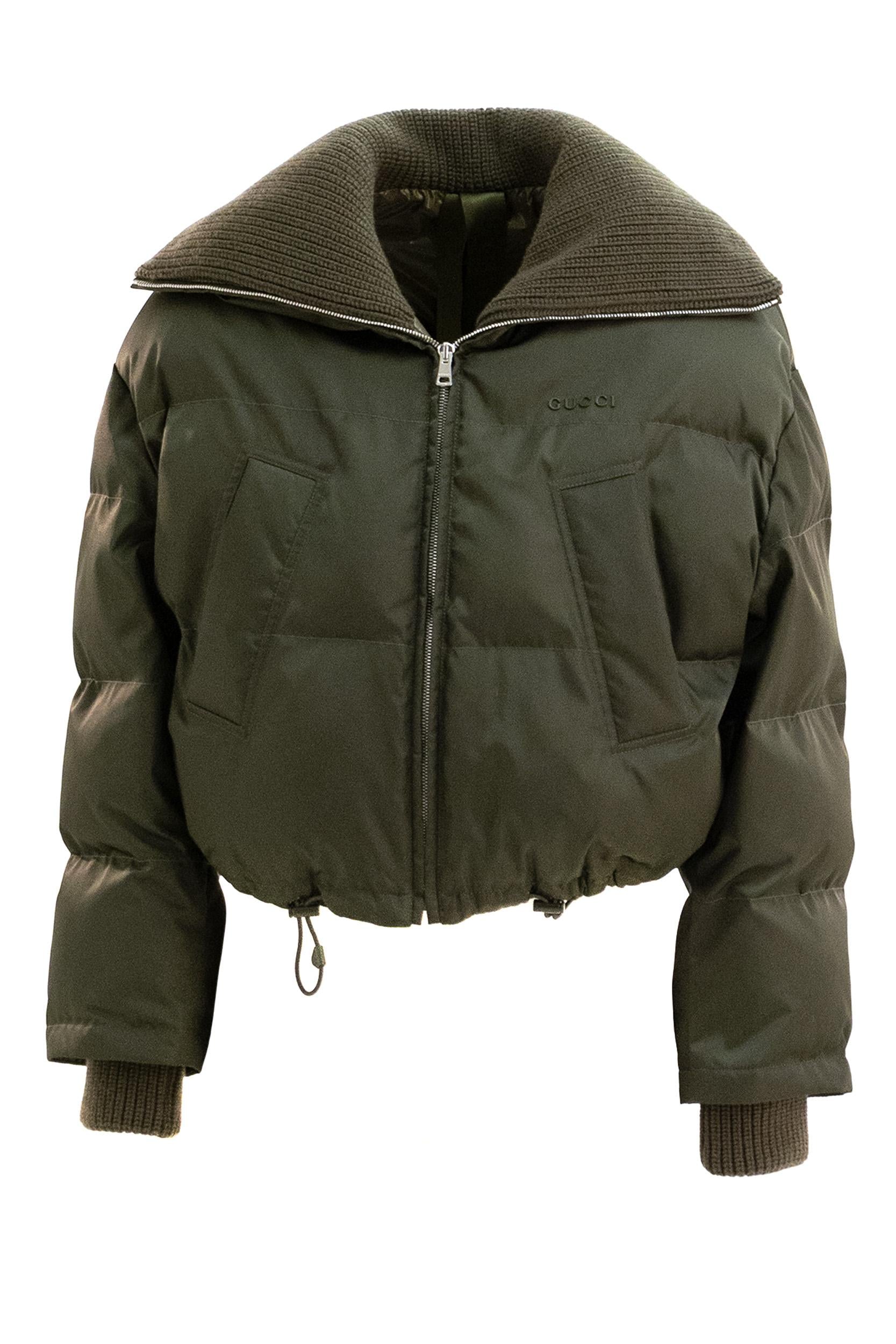 Piumino corto verde militare<BR/> 830892 ZAKAX 3602 GUCCI