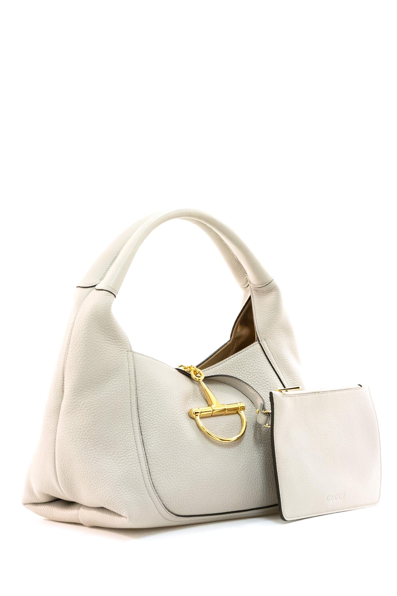 Borsa a spalla Gucci Softbit in pelle martellata di colore avorio<BR/><BR/> 858297 AAEAO 1712 GUCCI