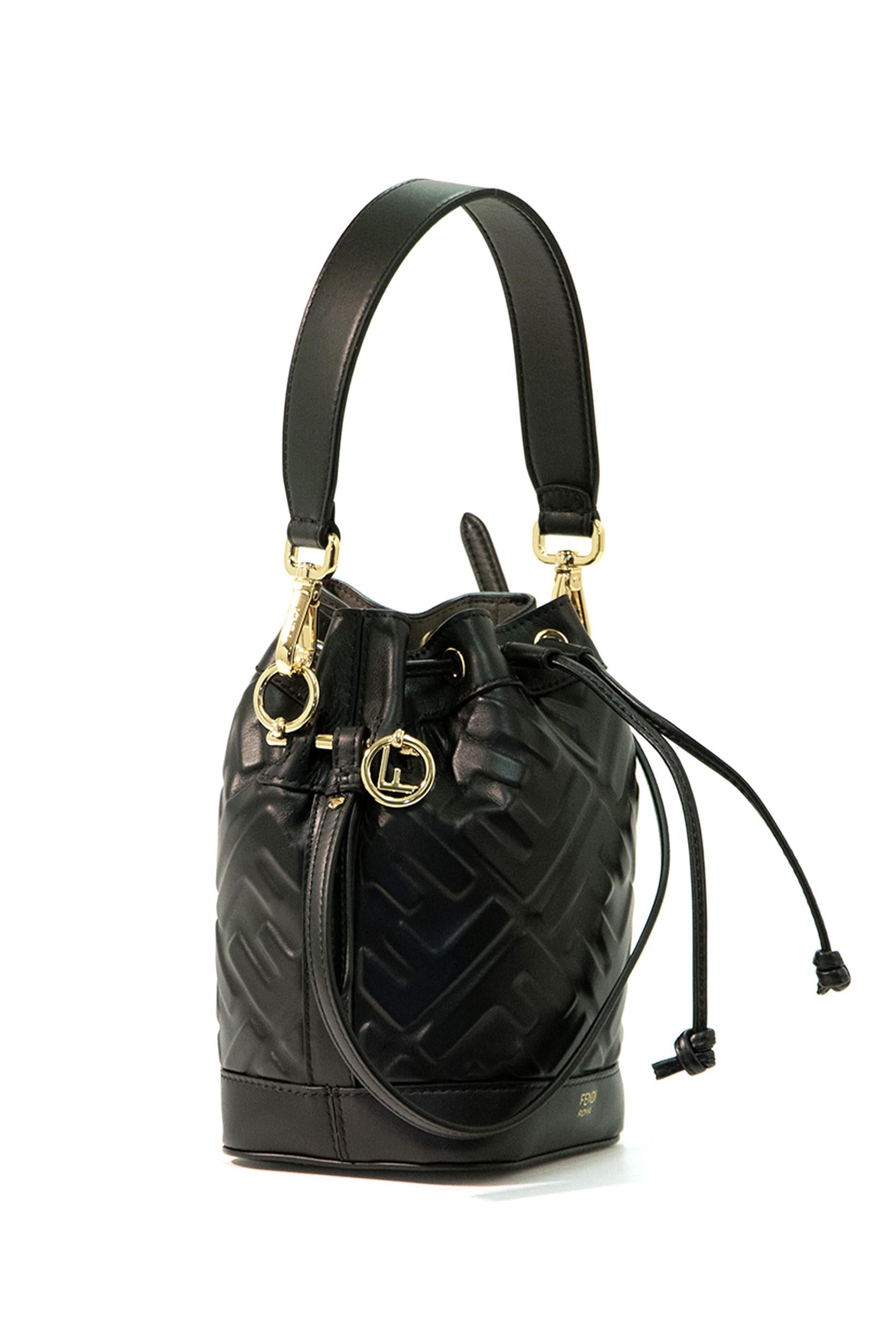 Borsa Mon Tressor a secchiello in pelle liscia color nero 8BS093 ANWT F0KUR FENDI