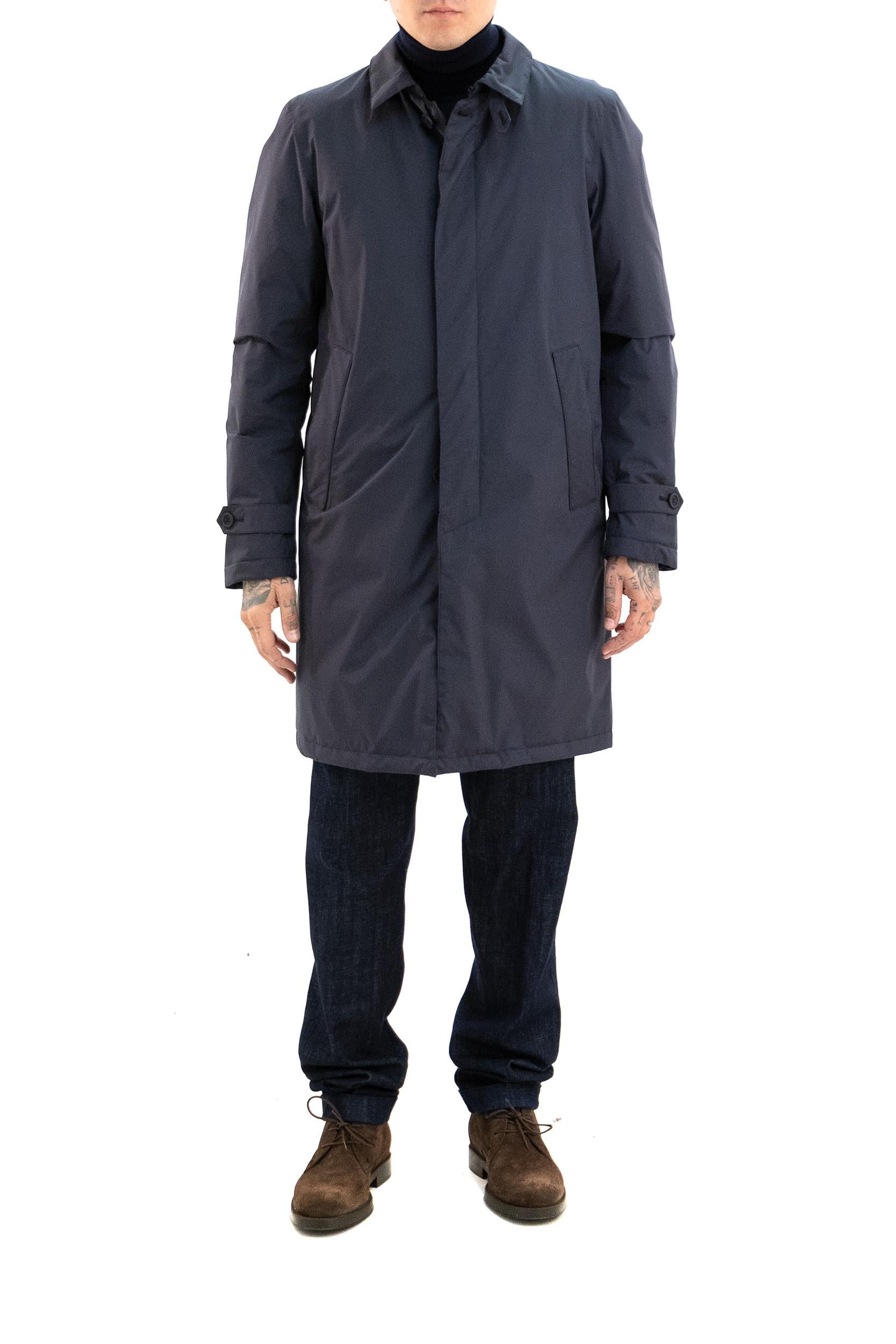 Trench in tessuto tecnico di colore blu<BR/> PI001244U 12480 9201 HERNO
