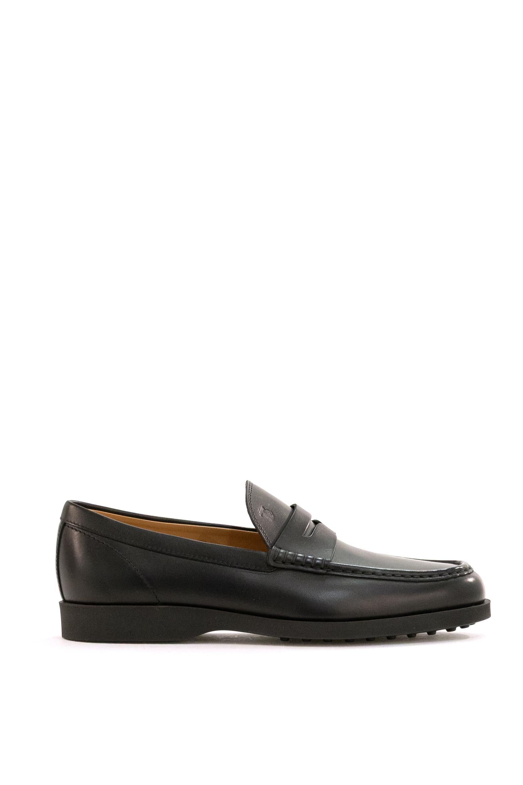 Mocassini in pelle liscia di colore nero<BR/> XXM98L0KC00N6M B999 TOD'S