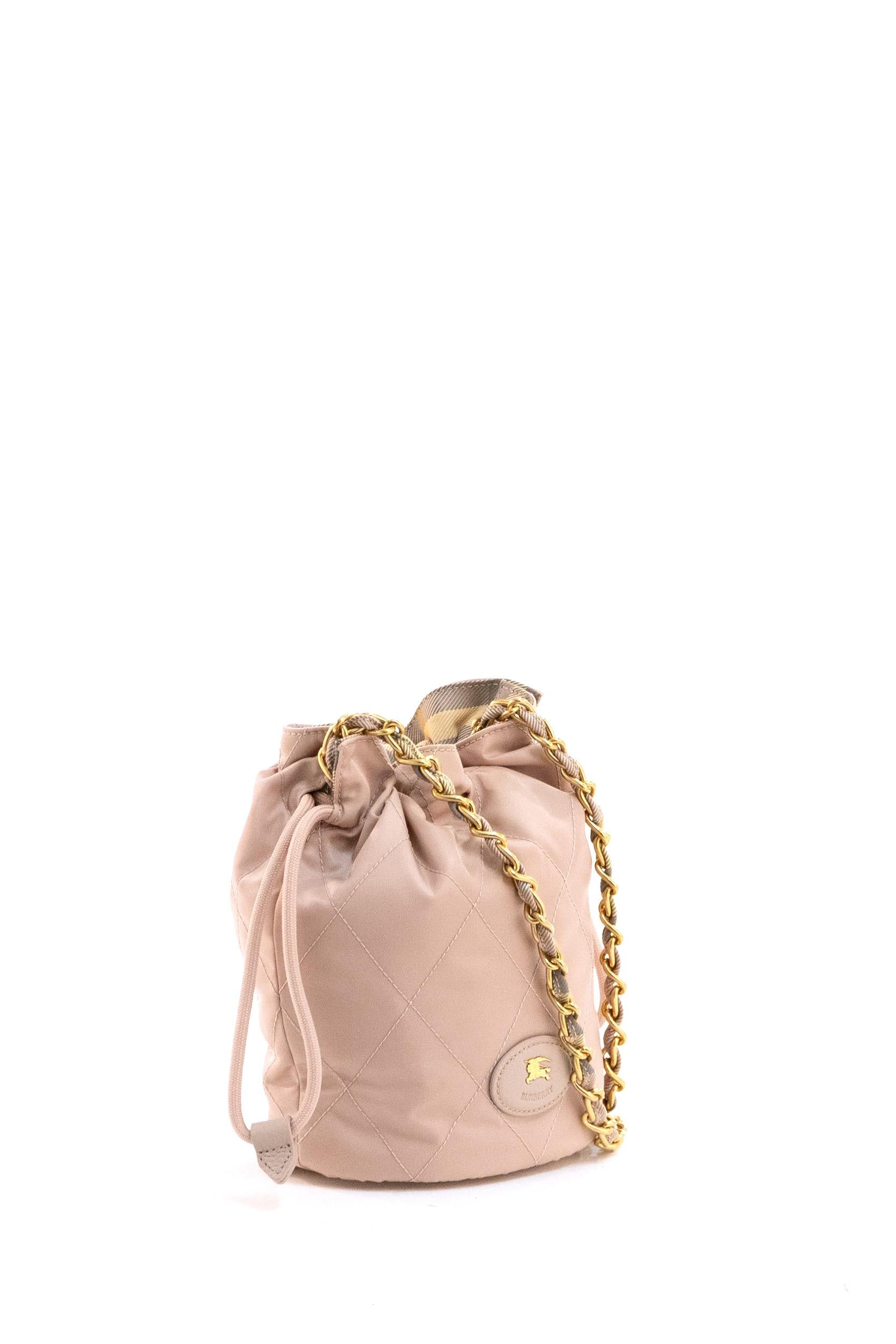 Pochette Horseshoe in nylon trapuntato color rosa cipria<BR/> 8118448 ROSE BEIGE BURBERRY