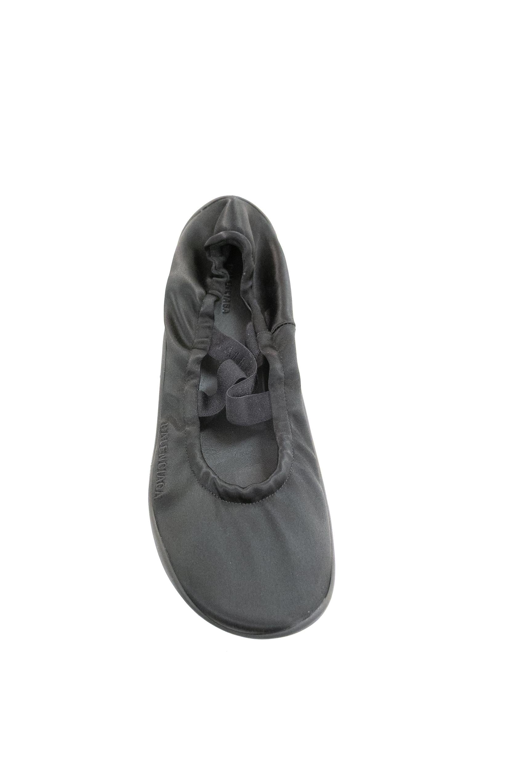 Ballerine Shibuya in satin di colore nero<BR/> 853993 W2H8L 1010 BALENCIAGA
