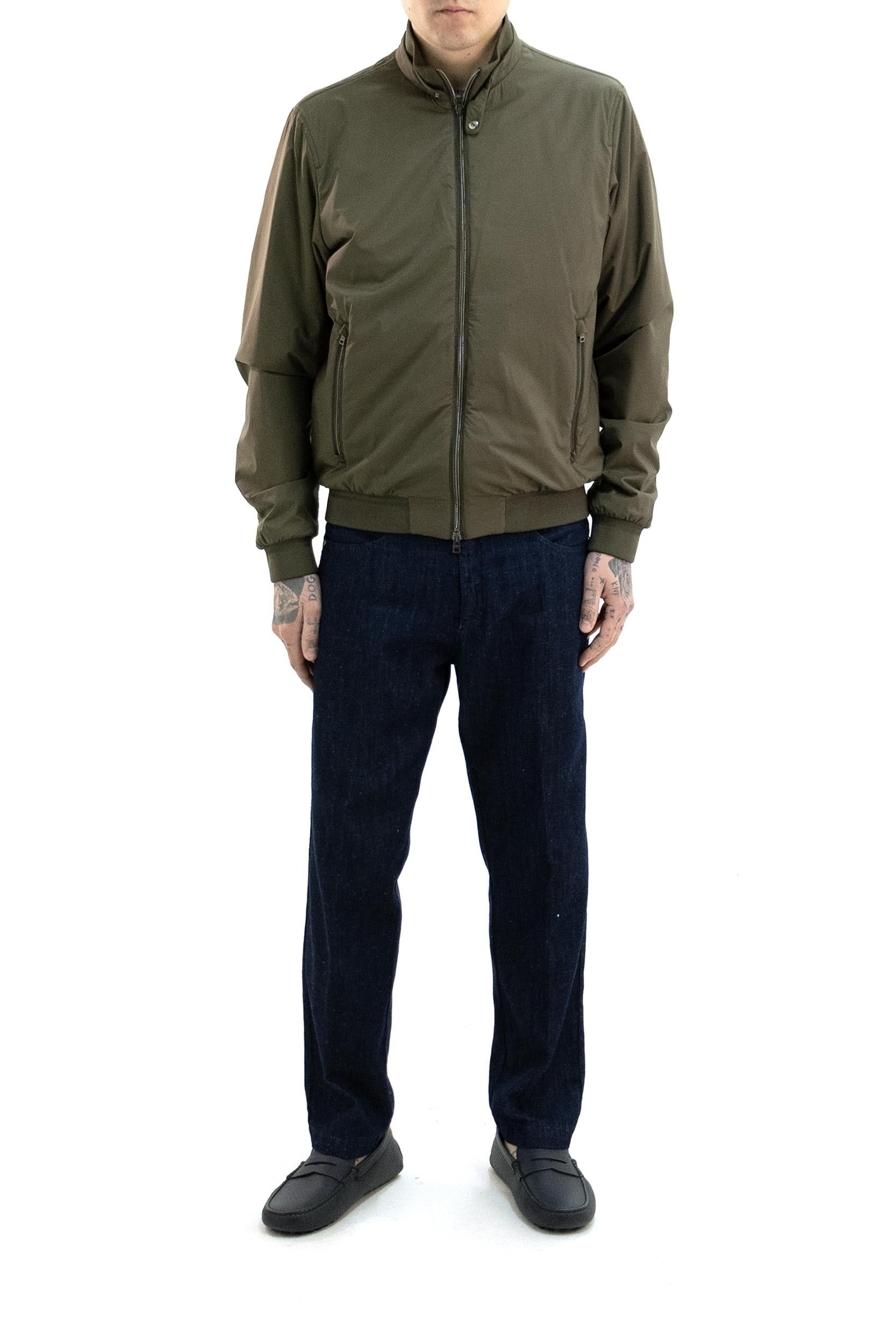 Bomber in microfibra di nylon di colore verde militare<BR/> GI000414U 12456Z 7720 HERNO