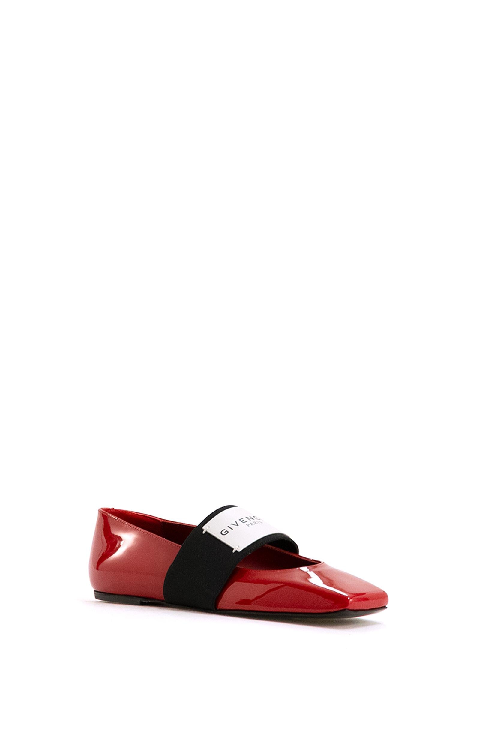 Ballerine Sliced Square in pelle verniciata di colore rosso<BR/> BE5010E2FF 699 GIVENCHY