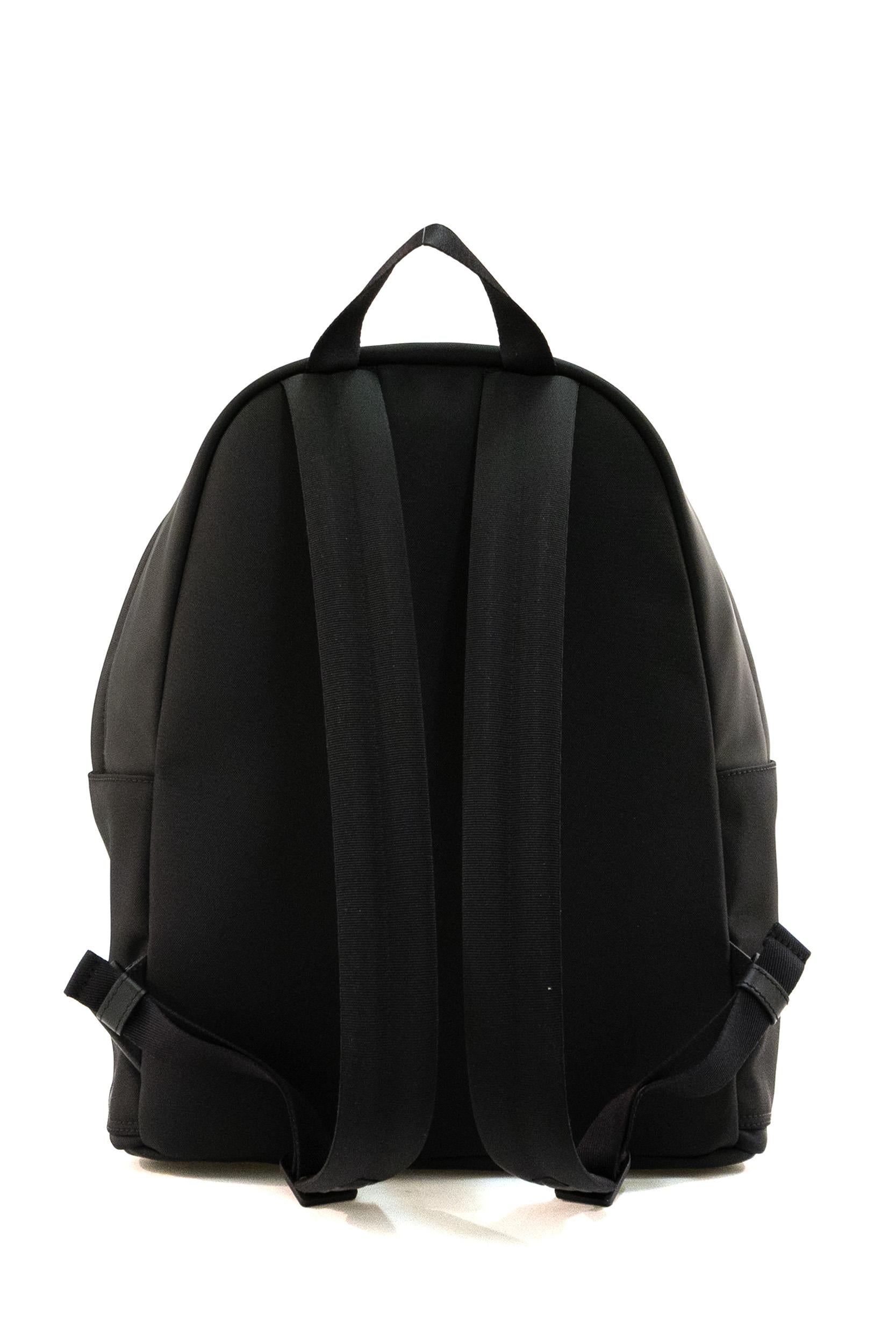 Zaino New Pierrick in nylon idrorepellente di colore nero. 5A000-09 M7755 999 MONCLER