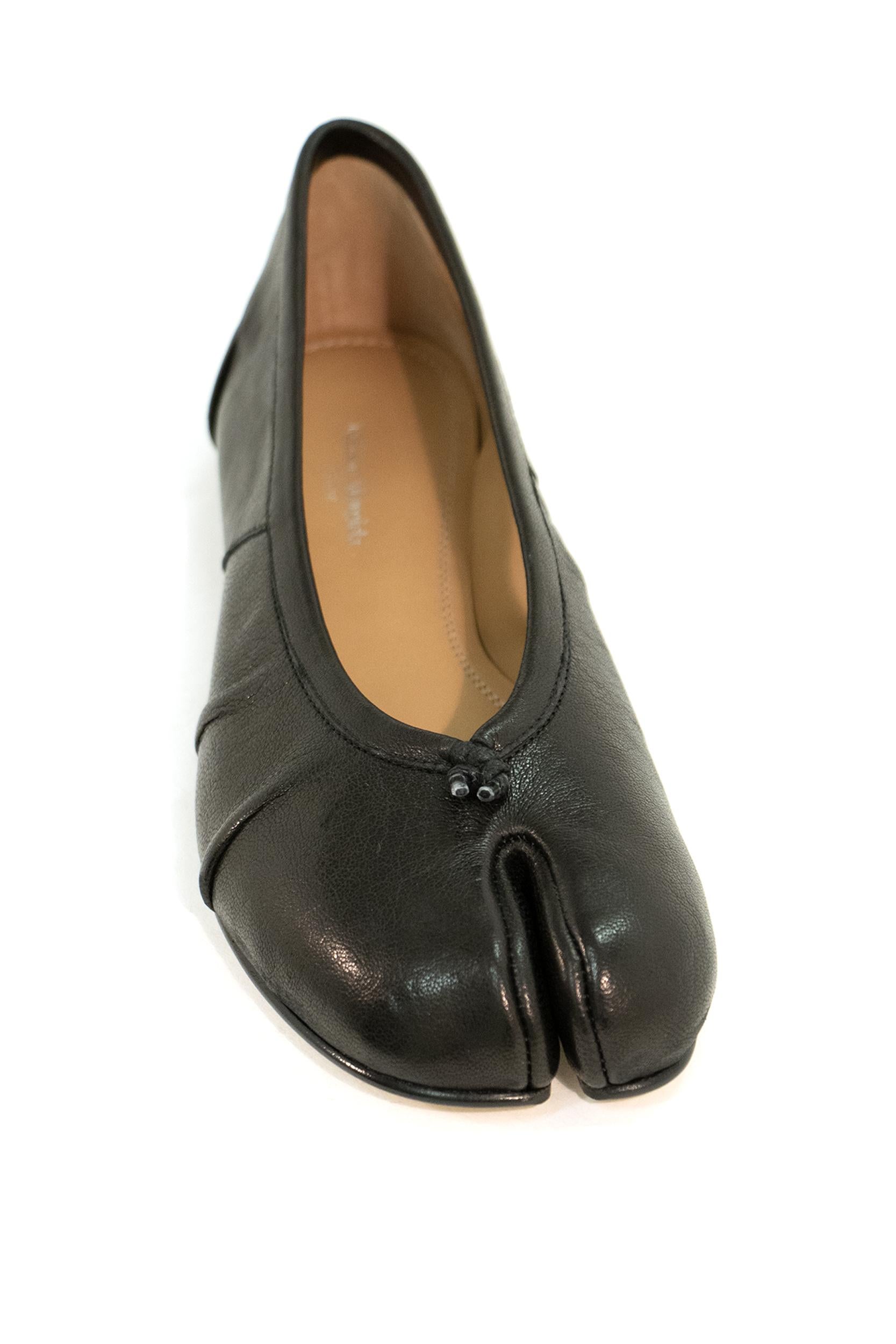 Ballerina Tabi in pelle colore nero. S58WZ0127 P6378 T8013 MAISON MARGIELA