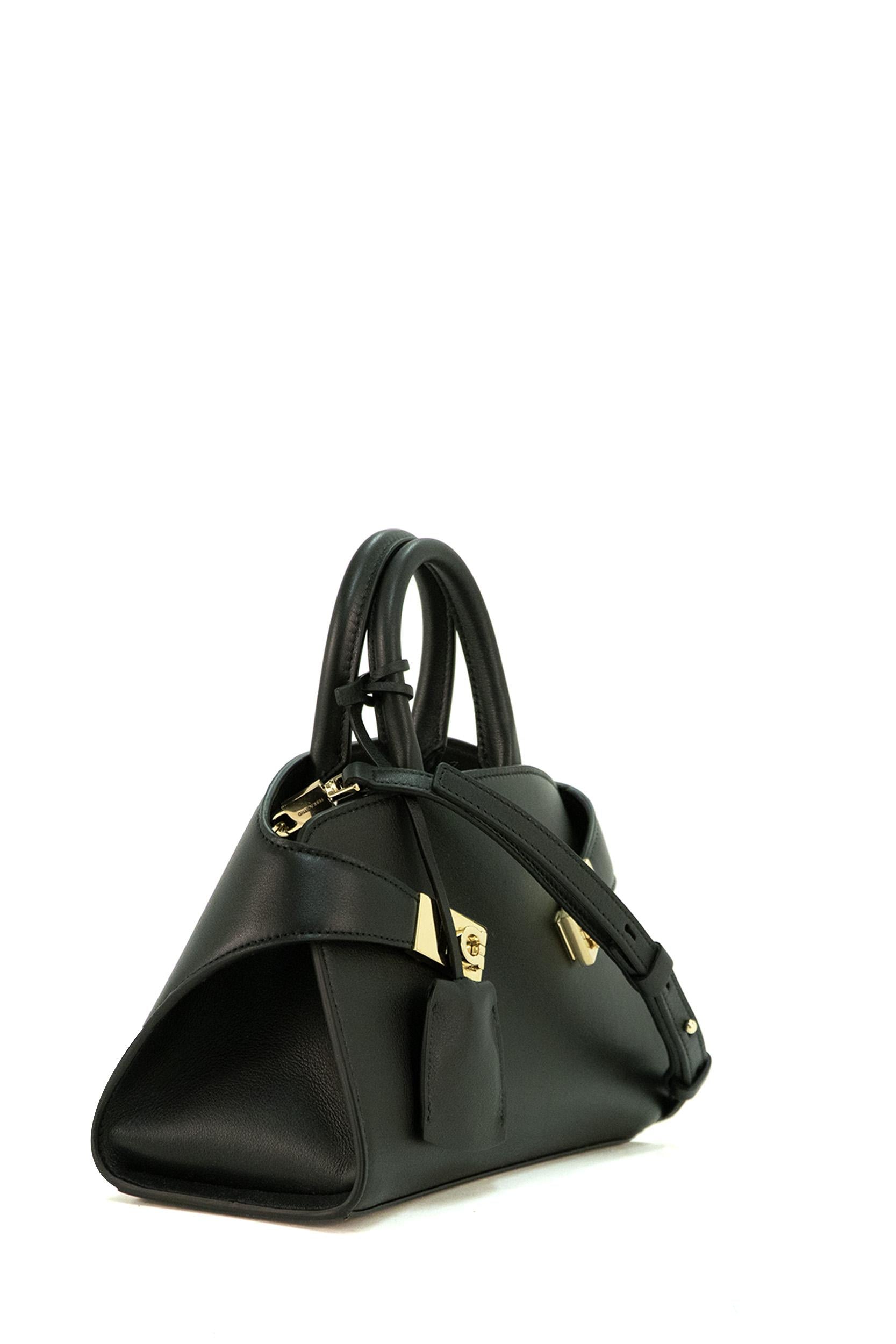 Borsa a mano Hug color nera<BR/> 215975 0768853 NERO FERRAGAMO