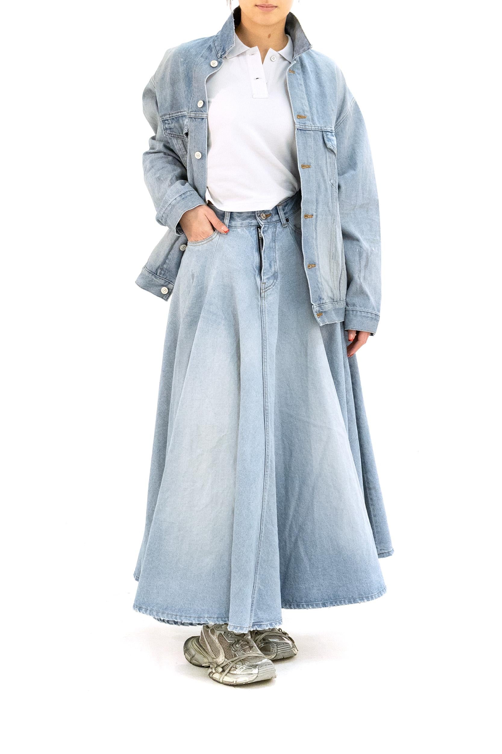 Giacca in denim di cotone di colore azzurro <BR/> 861410 TTWB1 4009 BALENCIAGA