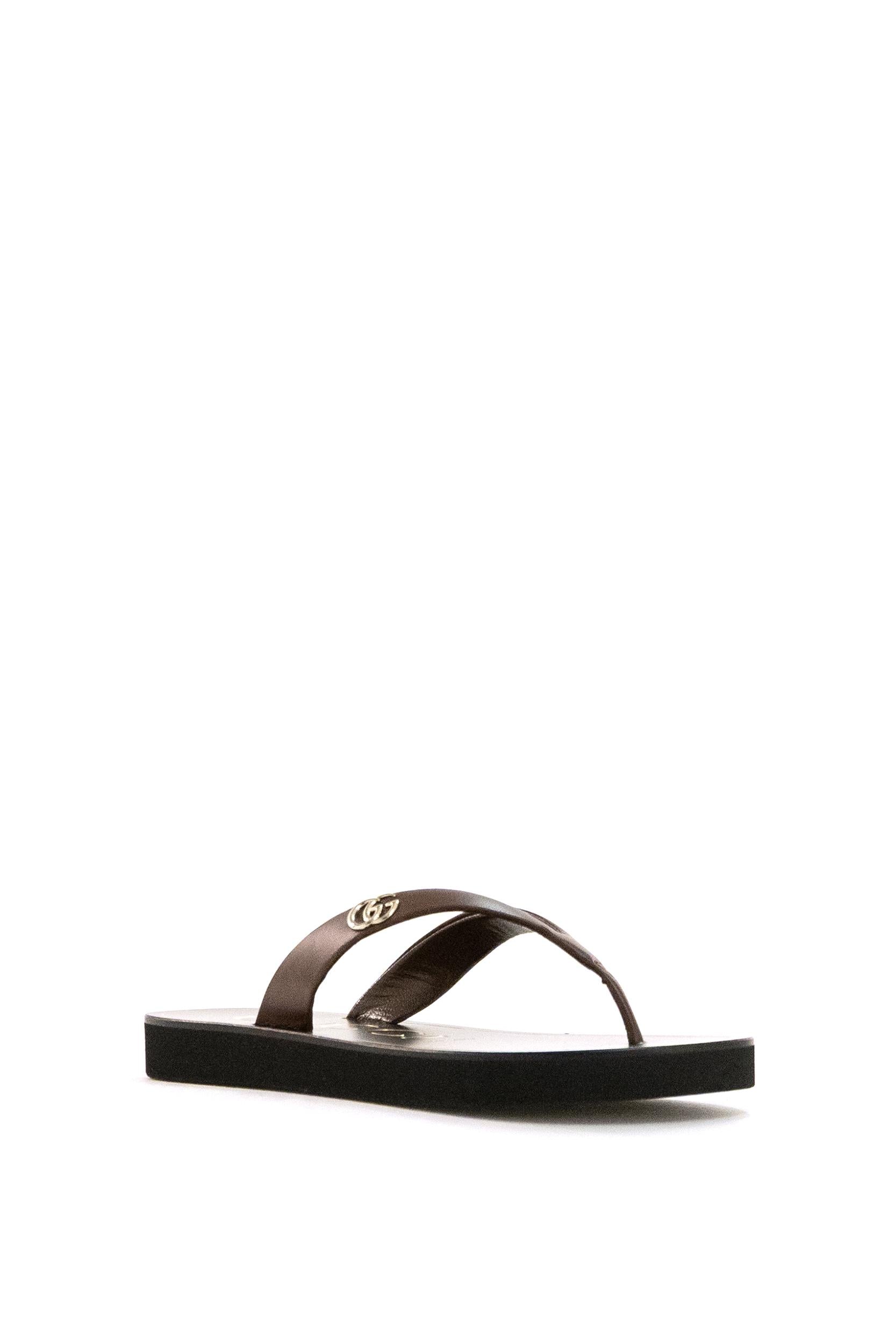 Sandali infradito in pelle di colore marrone<BR/> 854815 0R000 2212 GUCCI
