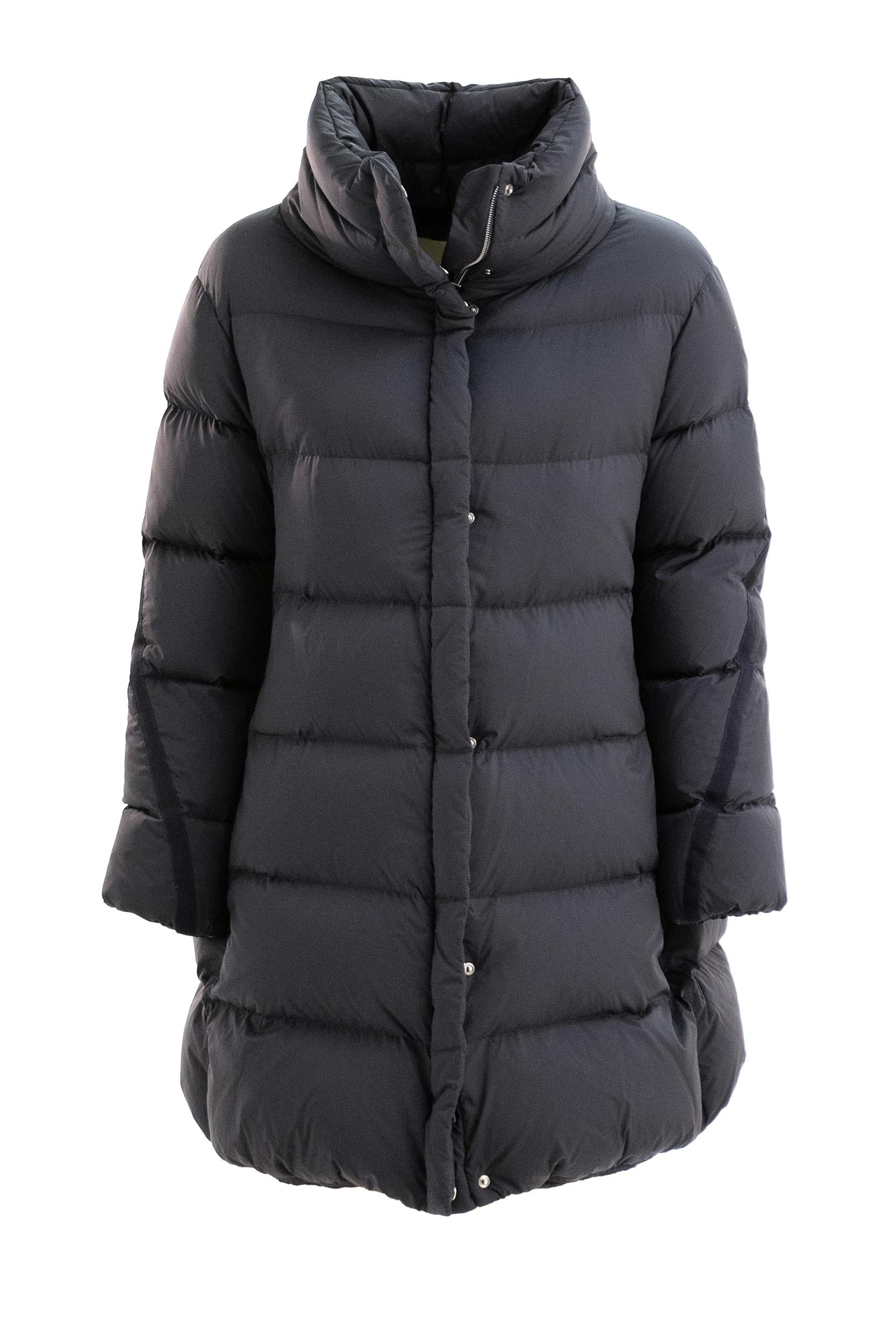 Piumino in nylon di colore blu<BR/> PI002131D 12456Z 9200 HERNO