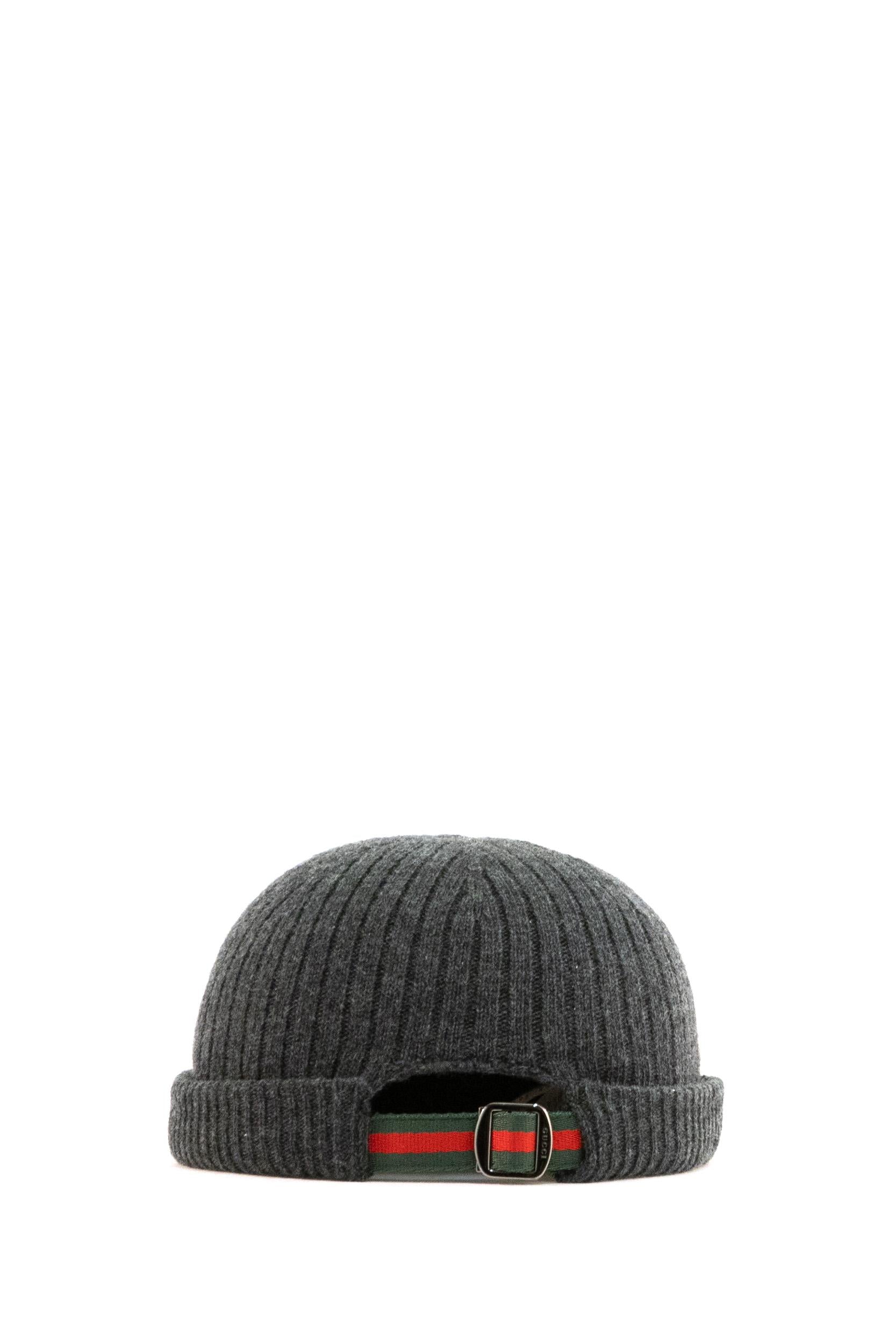 Beretto in lana a coste di colore grigio<BR/> 855453 4HBIU 1368 GUCCI