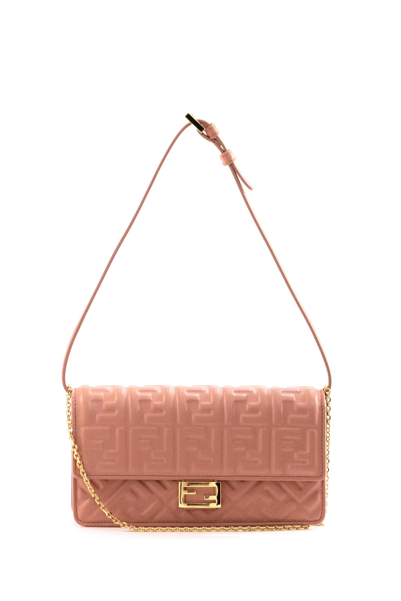 Portafoglio con catena Baguette in nappa FF color rosa<BR/> 8M0498 AAJD F13VM FENDI