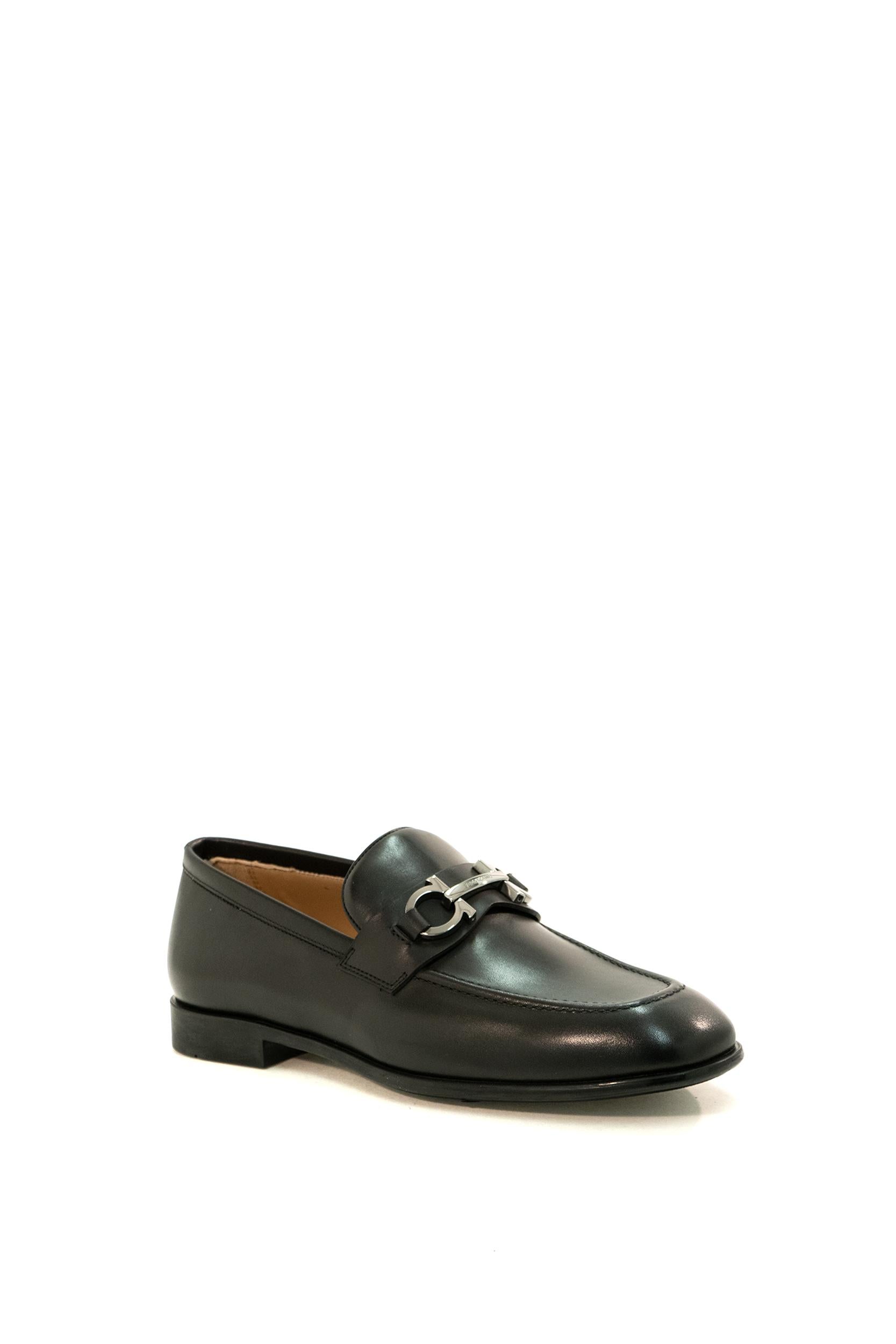 FERRAGAMO Mocassini ornamento Gancini in pelle di colore nero<BR/> 021669 0762636 NERO FERRAGAMO