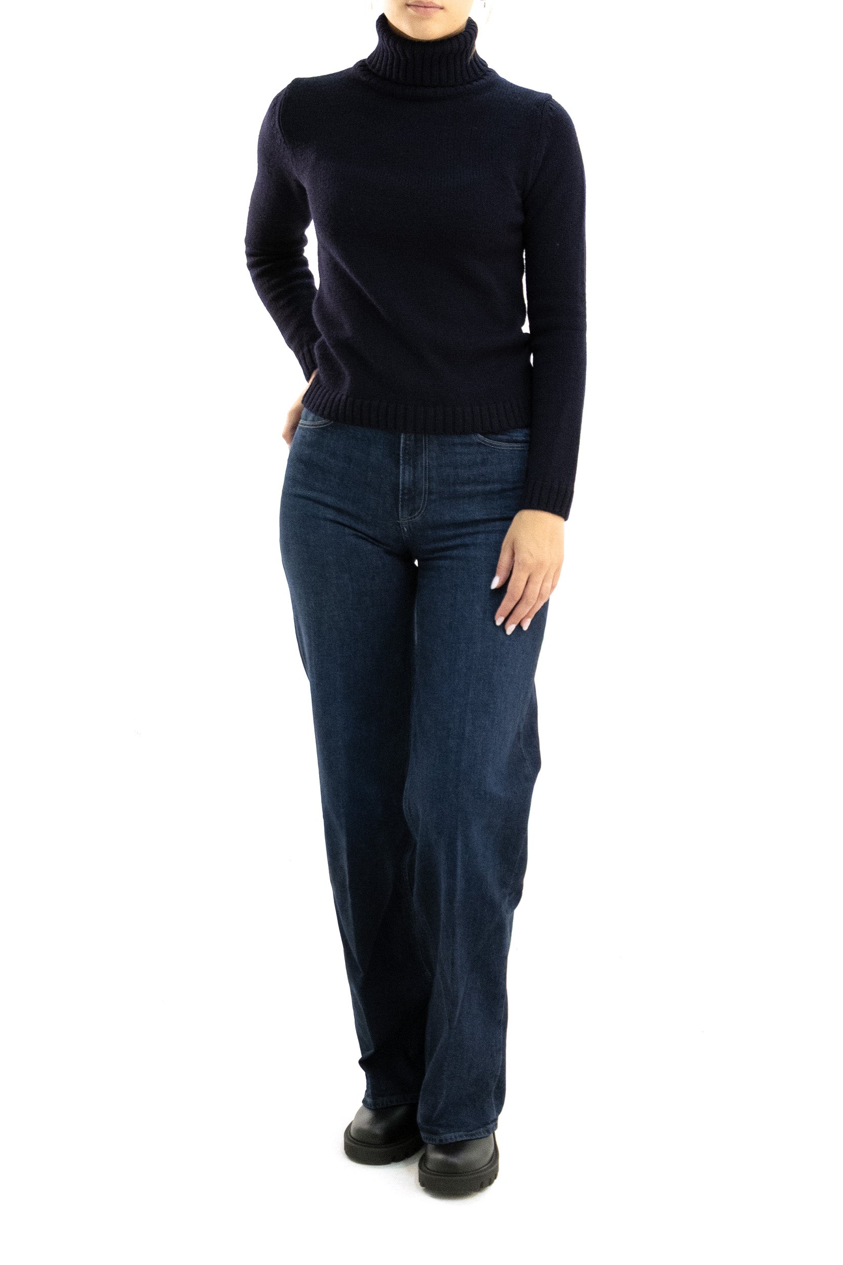 Pullover in lana di colore blu<BR/> B8571 1700 852 BASE 