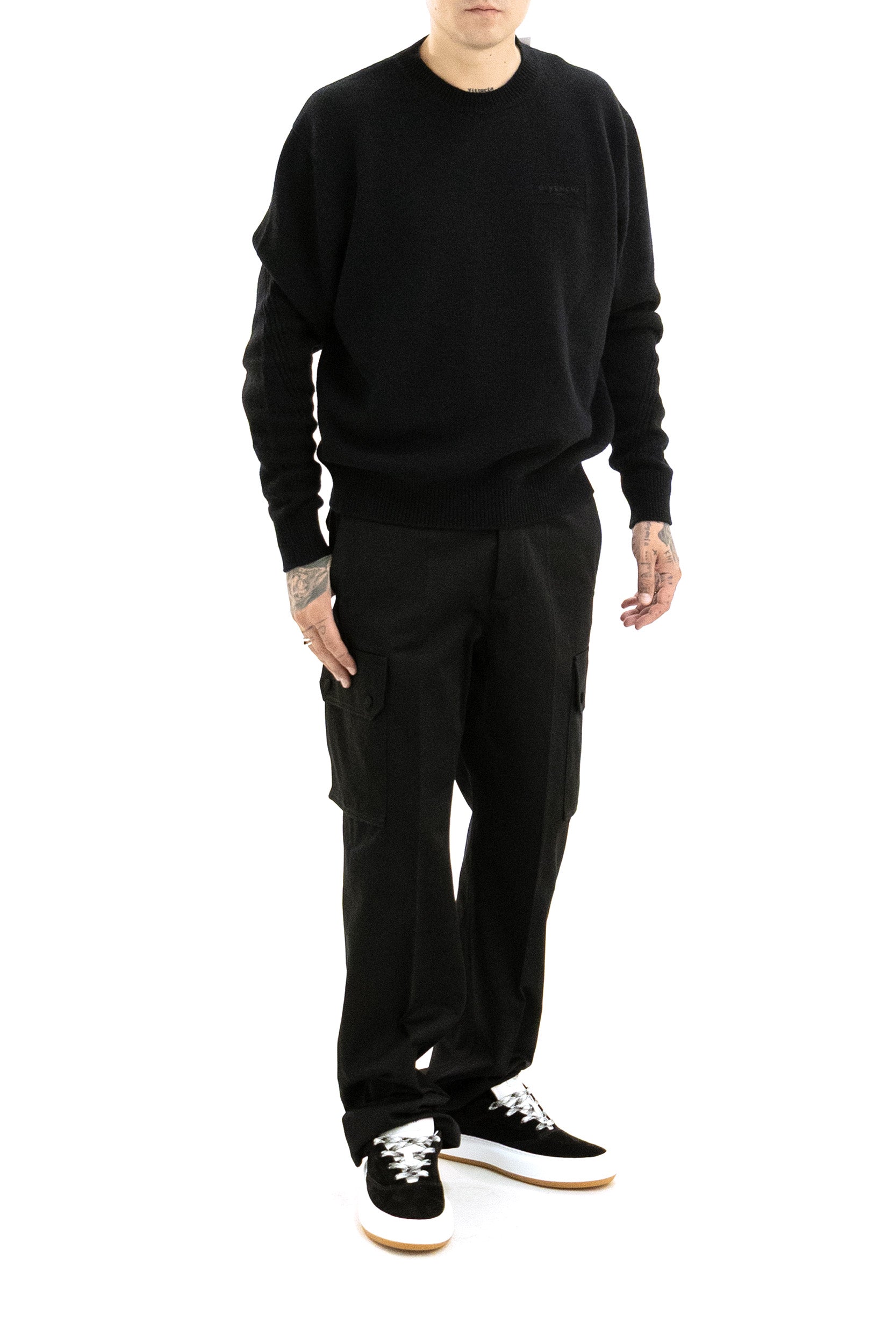 Pullover in lana e cashmere di colore nero<BR/> BM90X84YRM 001 GIVENCHY 