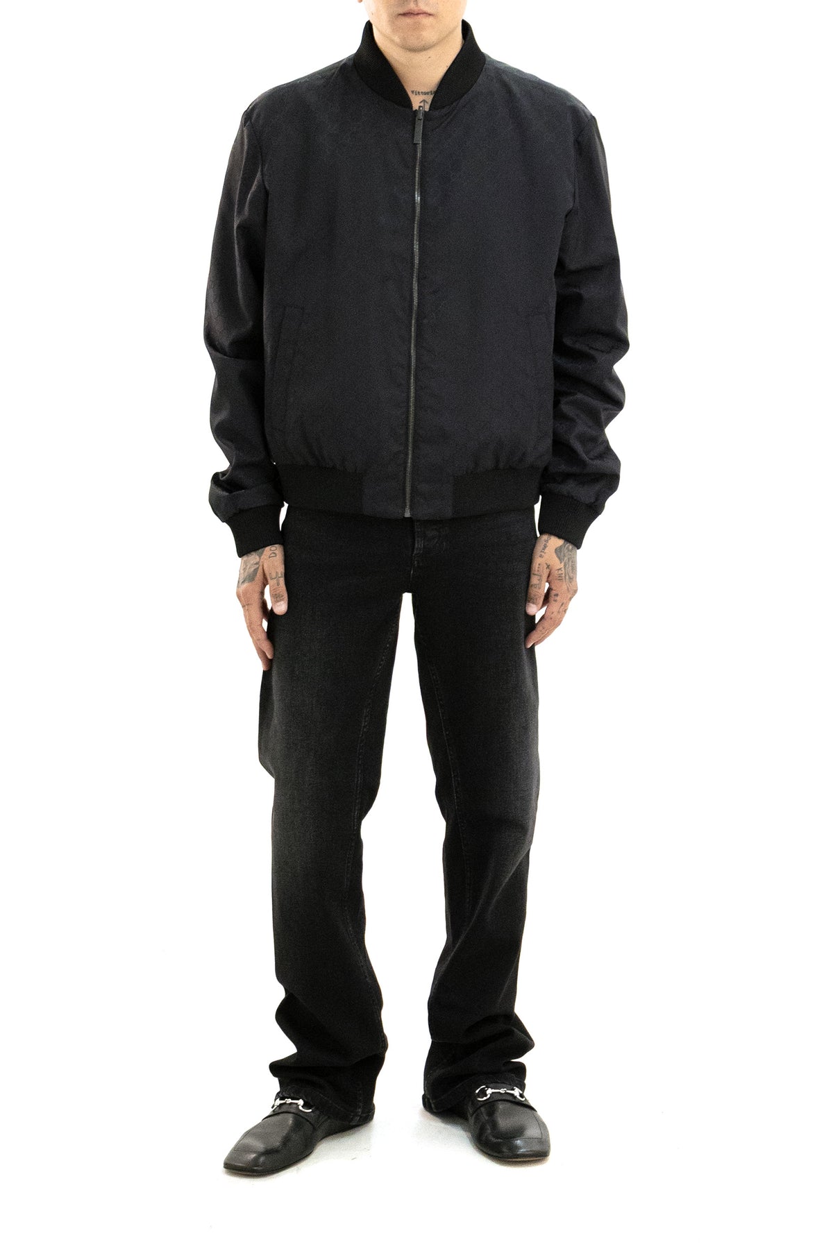 GUCCI Bomber reversibile in faille di seta GG di colore nero, view 2