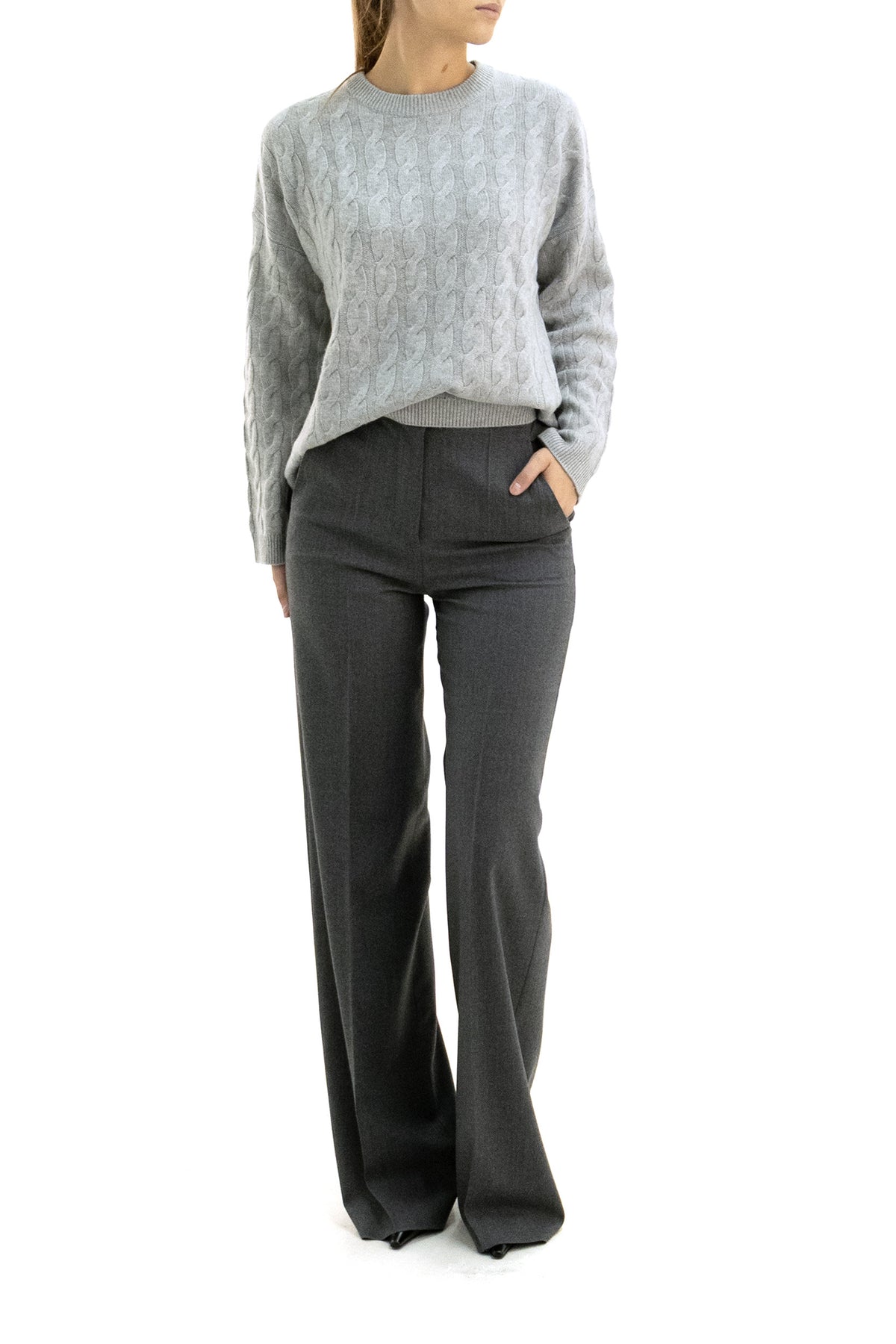 LISA YANG Maglione Seymour a trecce in cashmere di colore grigio, view 2