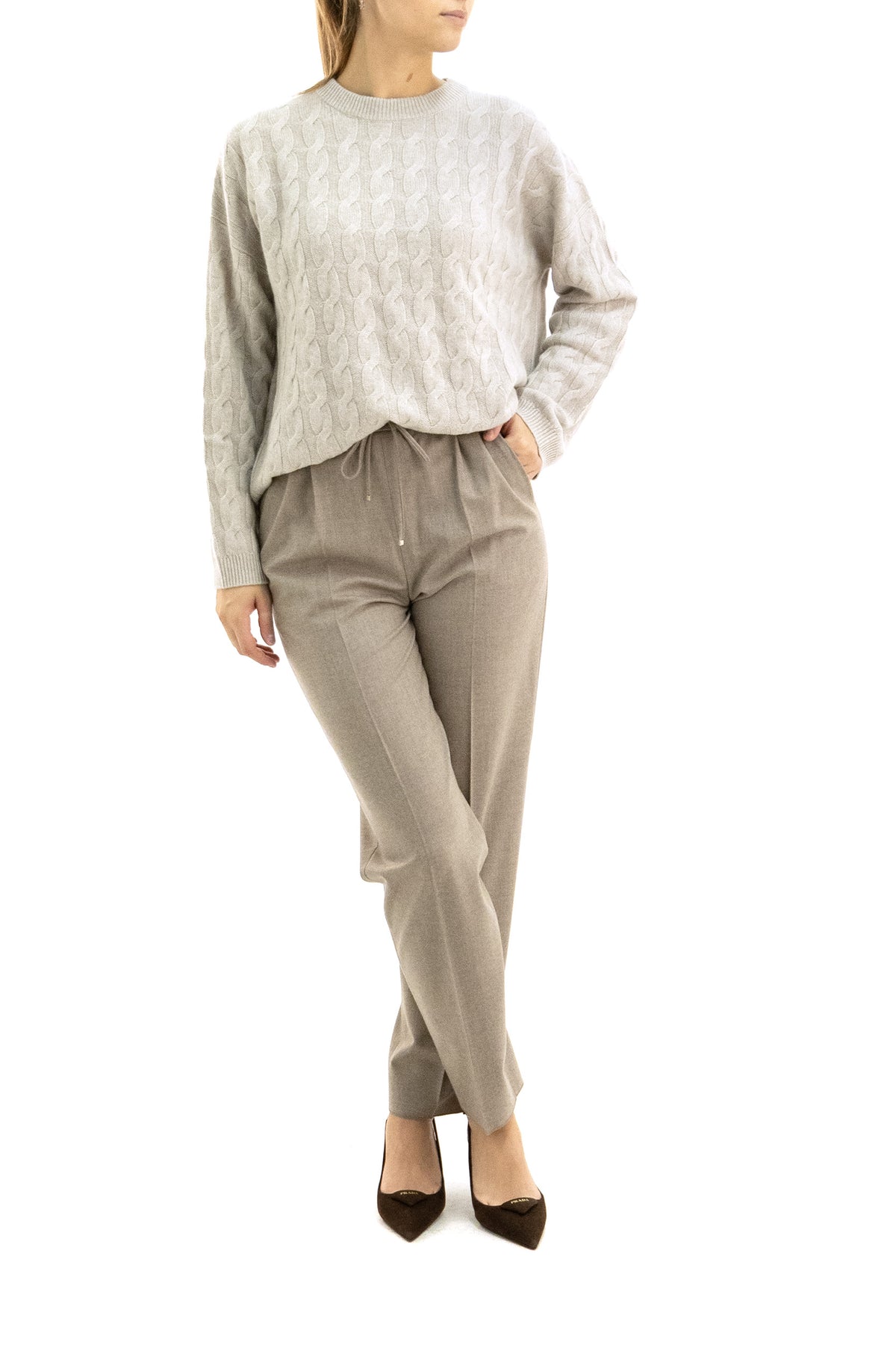 LISA YANG Maglione Seymour a trecce in cashmere di colore beige, view 2