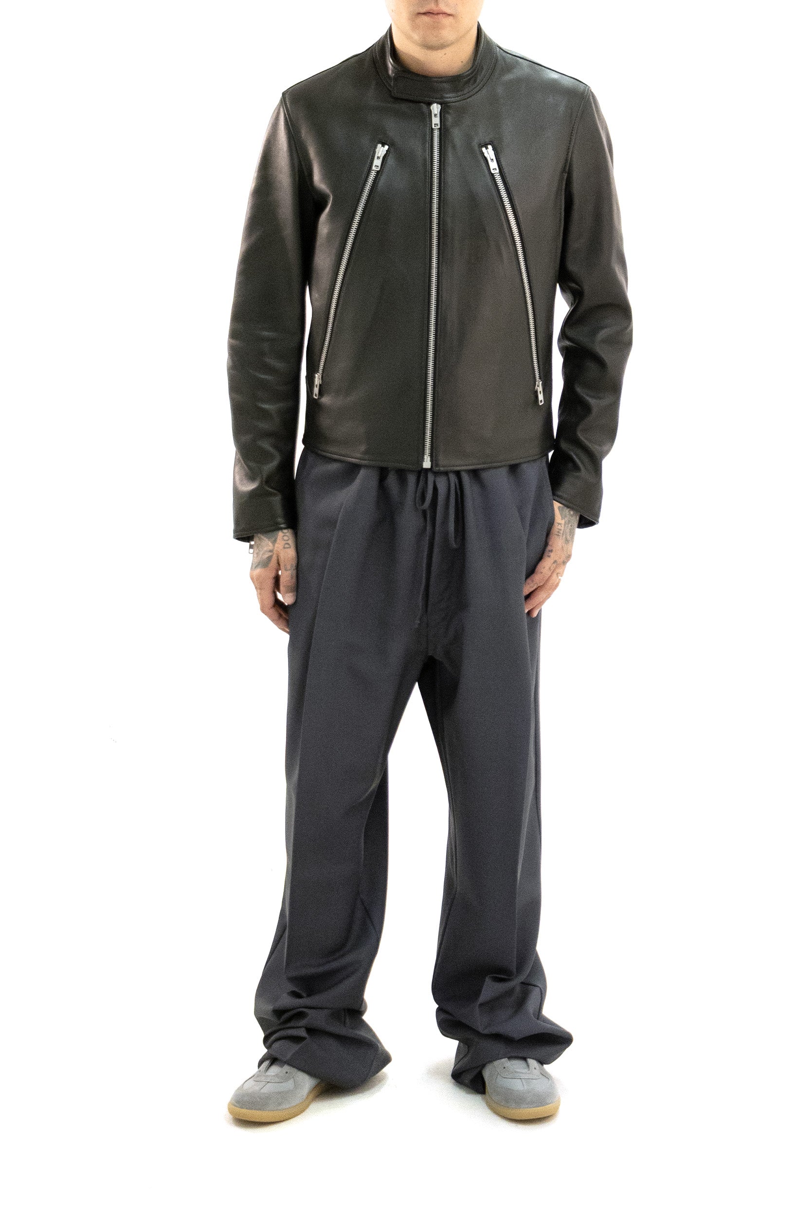 Giacca biker in pelle di colore nero<BR/> S50AM0489 SY1460 900 MAISON MARGIELA 