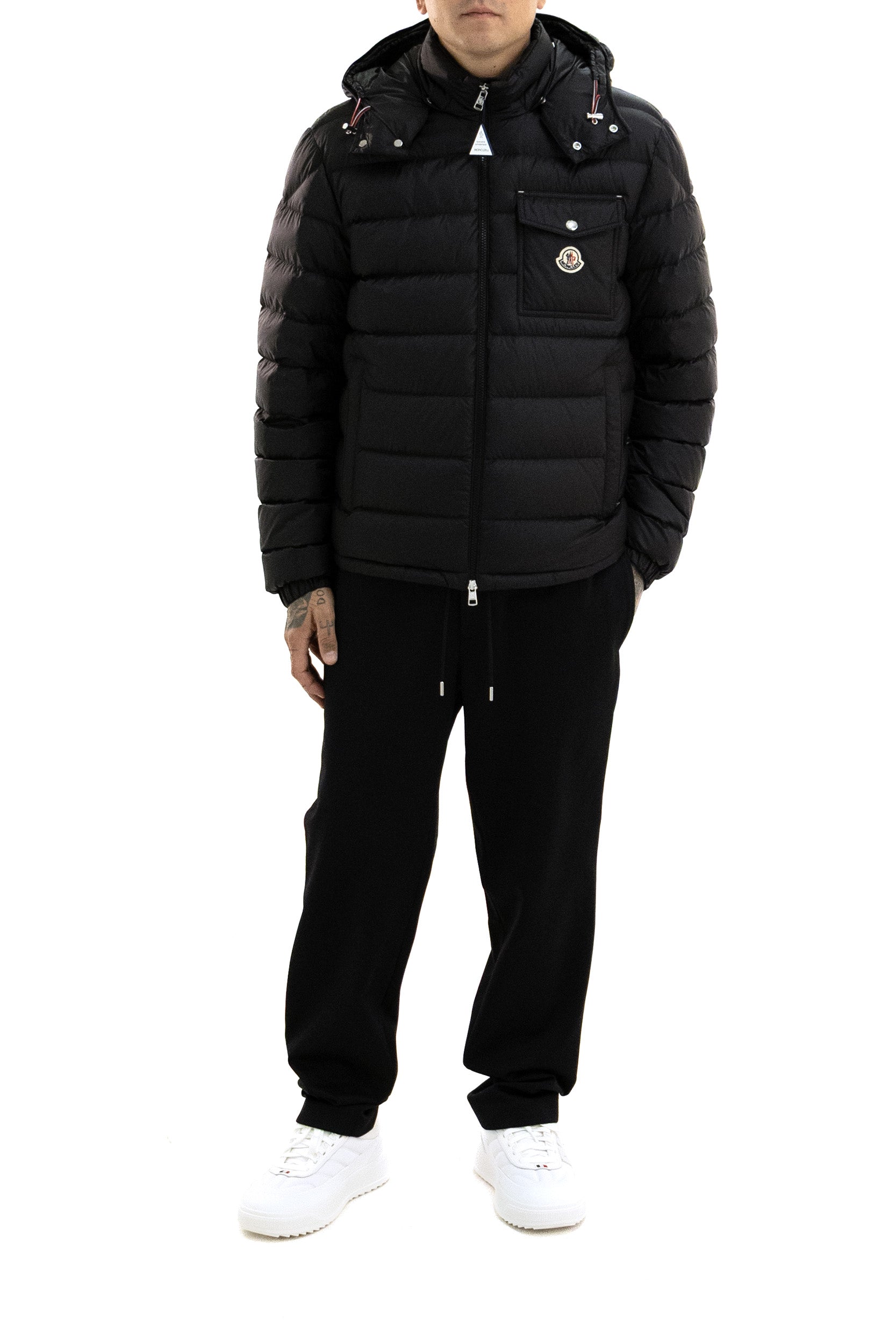 Piumino imbottito Verith in nylon technique di colore nero<BR/> 1A000-04 599Q0 999 MONCLER 