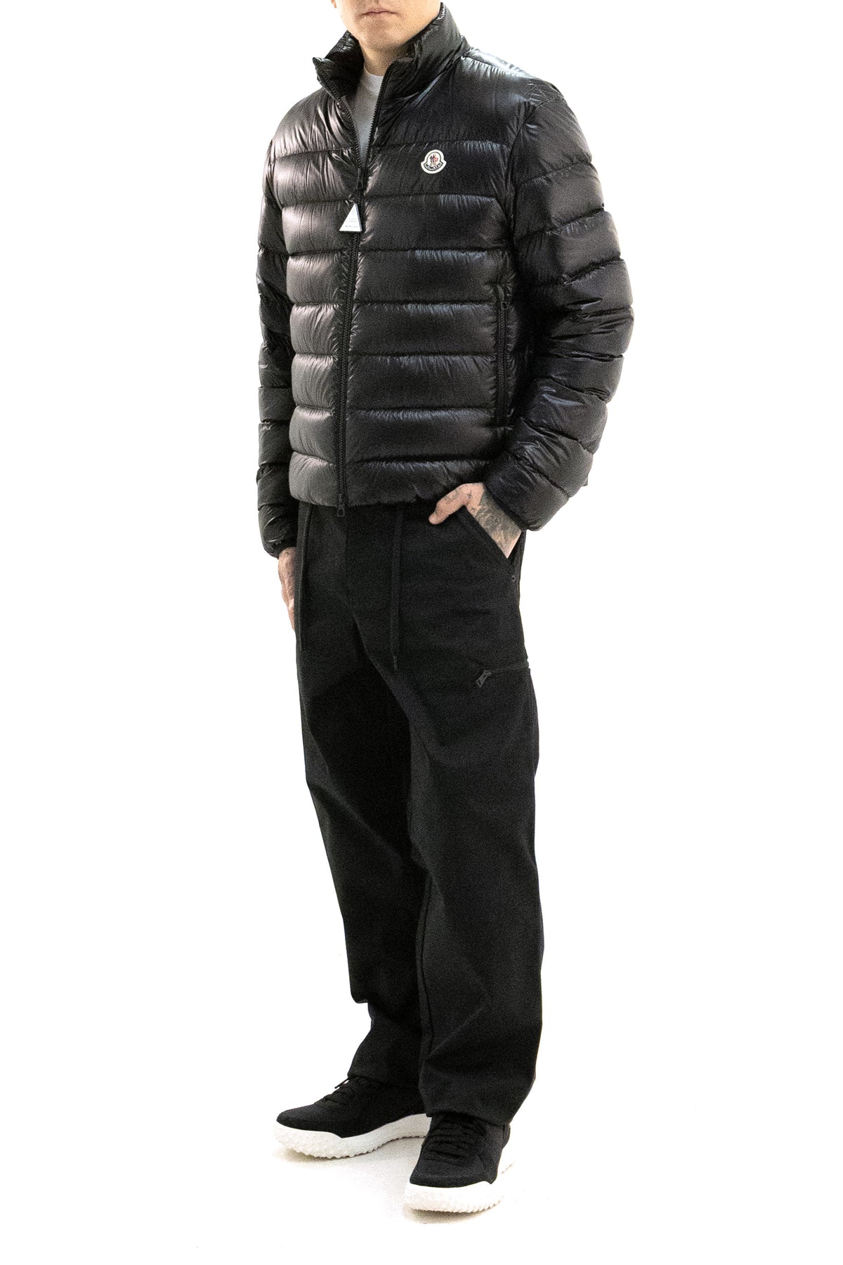 MONCLER Piumino Sergesta in micro ripstop di colore nero, view 2