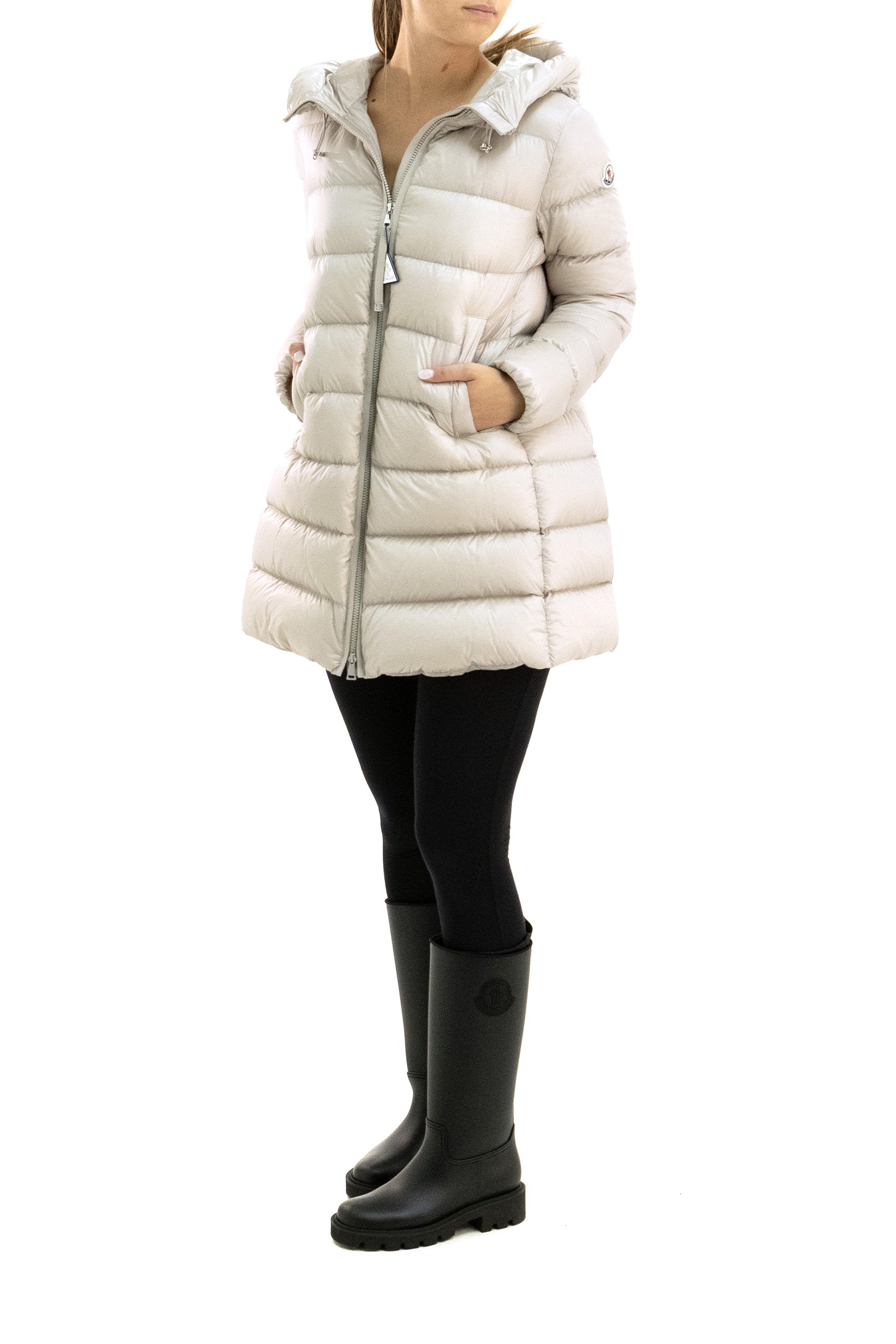 Piumino Suyenne in longue saison di colore beige<BR/> 1C000-11 597YG 268 MONCLER 