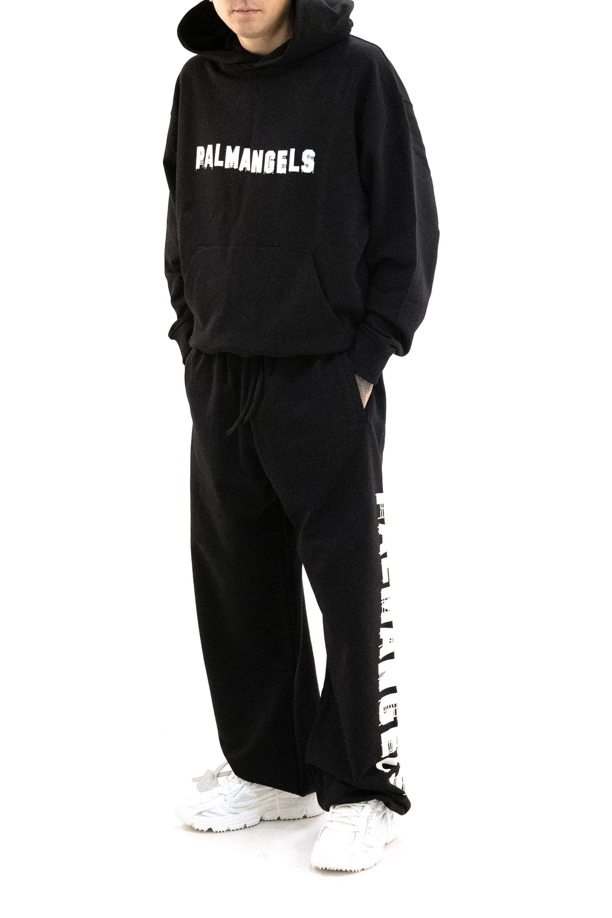 PALM ANGELS Pantaloni jogging in cotone di colore nero, Nero/bianco, vista 3
