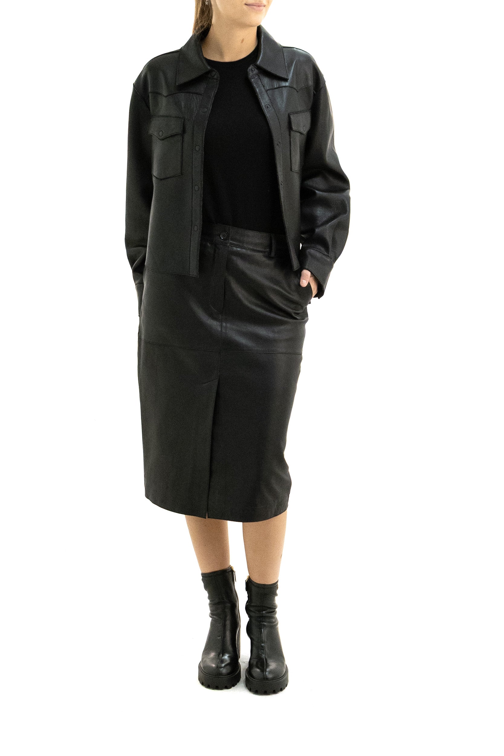 Camicia in pelle di agnell di colore nero<BR/> MACIOCK26W-D431922S 013 P.A.R.O.S.H. 