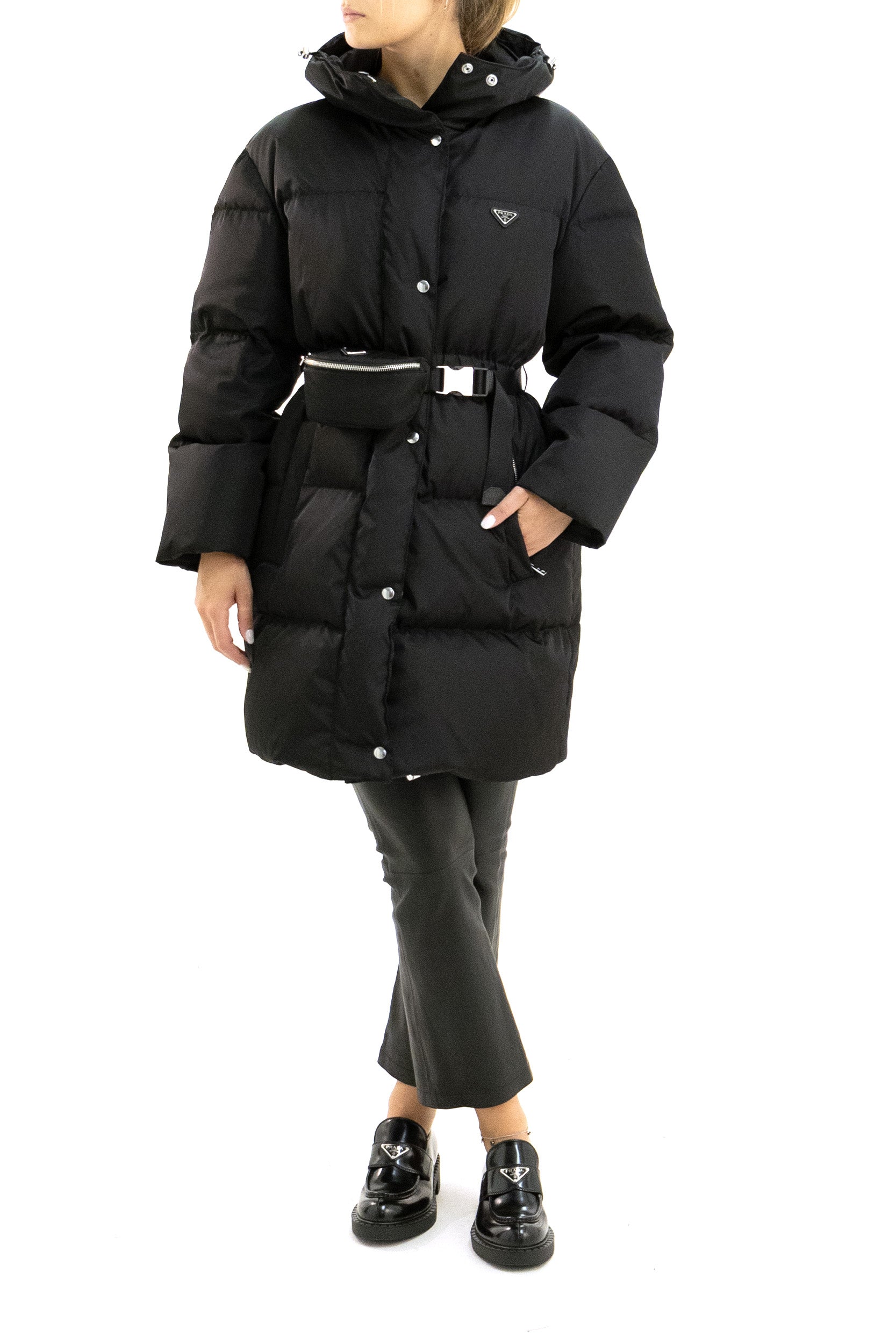 Piumino lungo in Re-Nylon di colore nero<BR/> 29Y395 S OOO 1WQ8 F0002 PRADA 