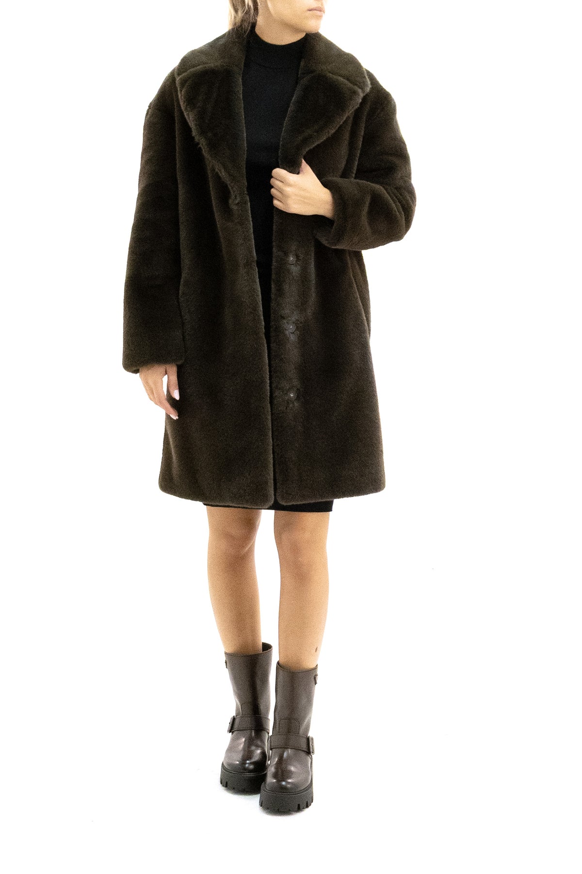 STAND STUDIO Cappotto in ecopelliccia di colore marrone, vista 2