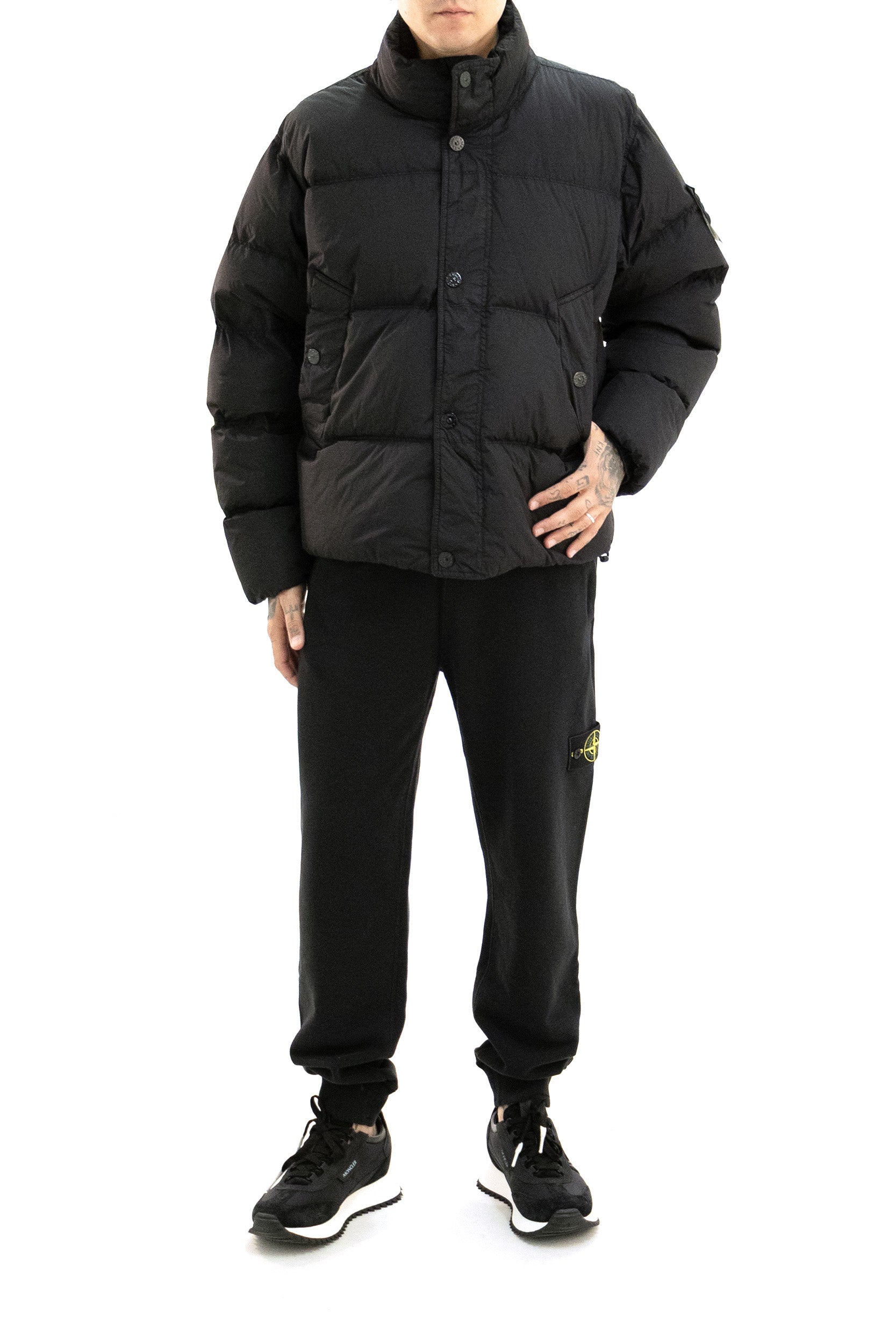 Piumino in Nylon di colore nero L2S154100109 S0A23 V0029 STONE ISLAND 