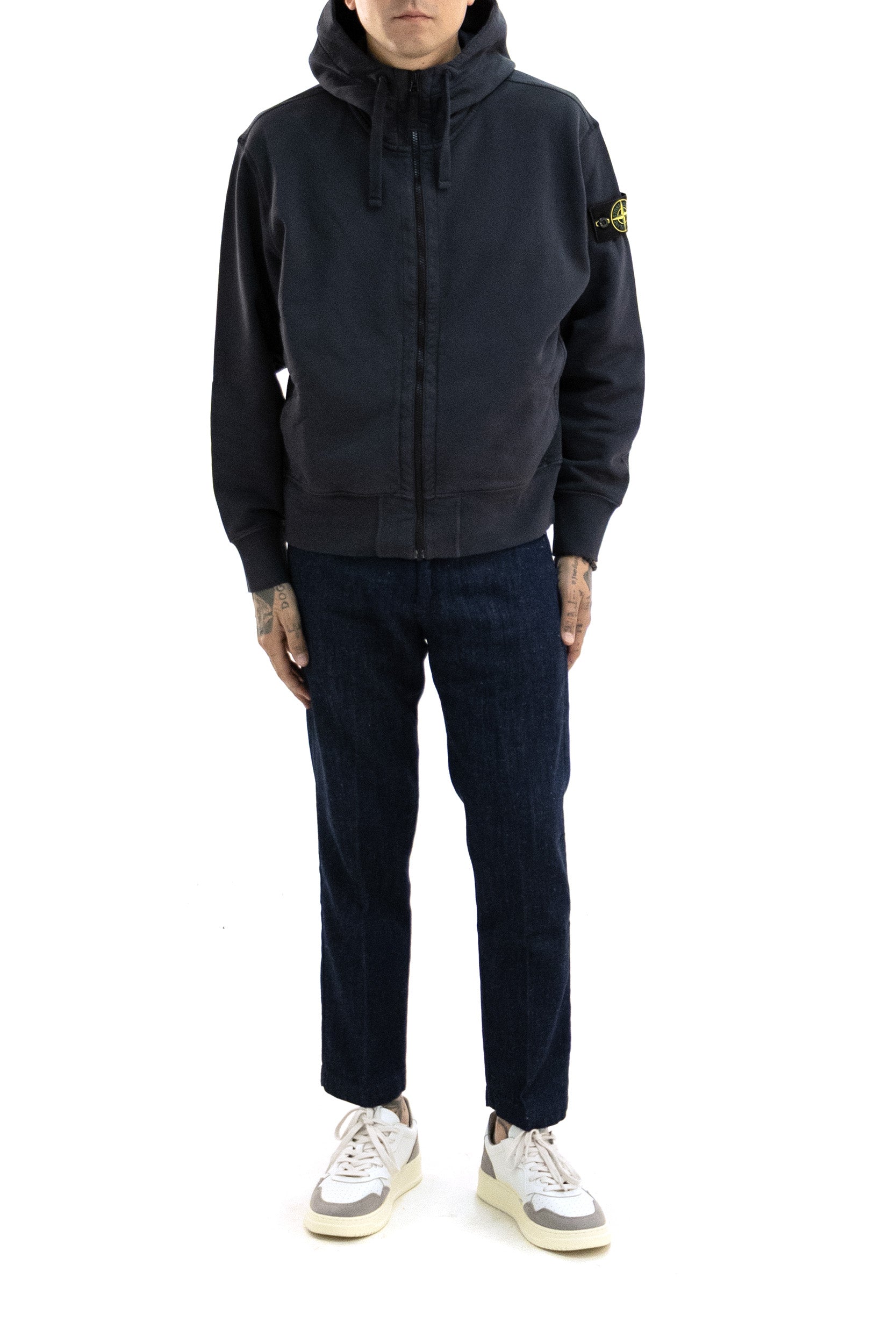 Felpa con cappuccio in cotone di colore blu<BR/> L2S156100009 S0051 V002A STONE ISLAND 